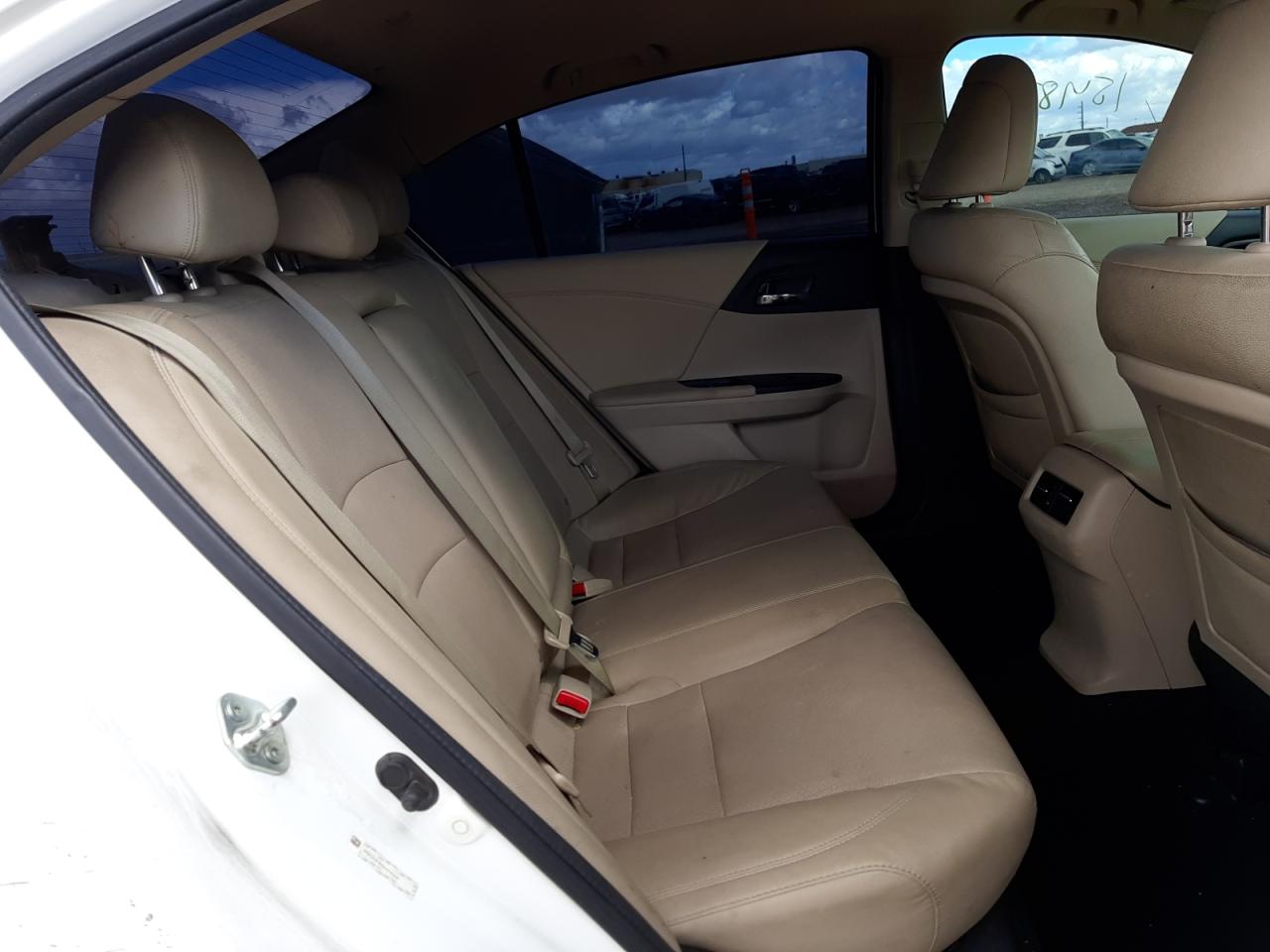 Photo 6 from auction – 2013 HONDA ACCORD EXL with VIN 1HGCR2F82DA210337