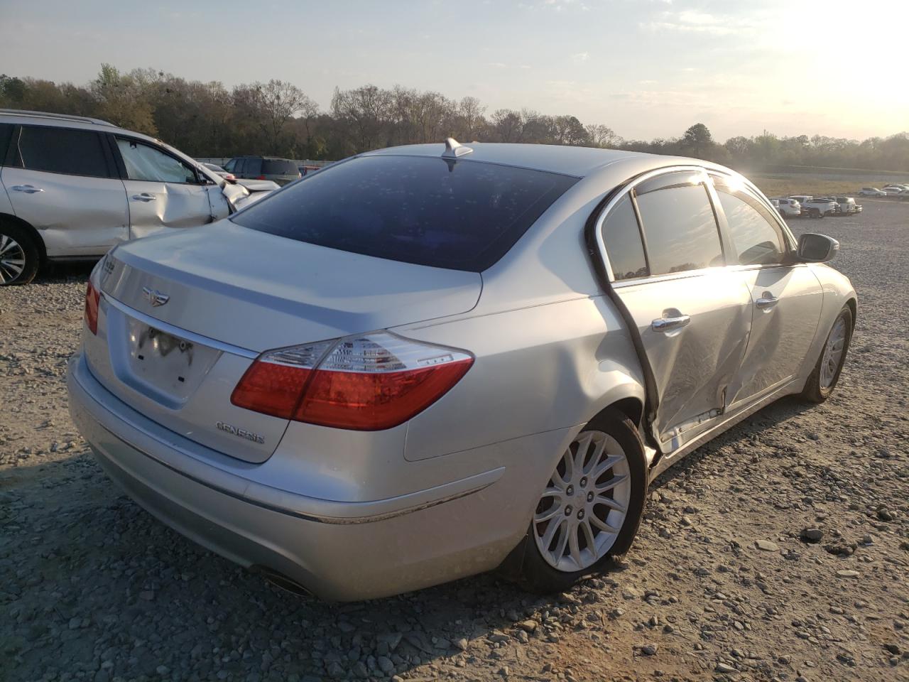 Photo 4 from auction – 2011 HYUNDAI GENESIS 3. with VIN KMHGC4DE1BU112896