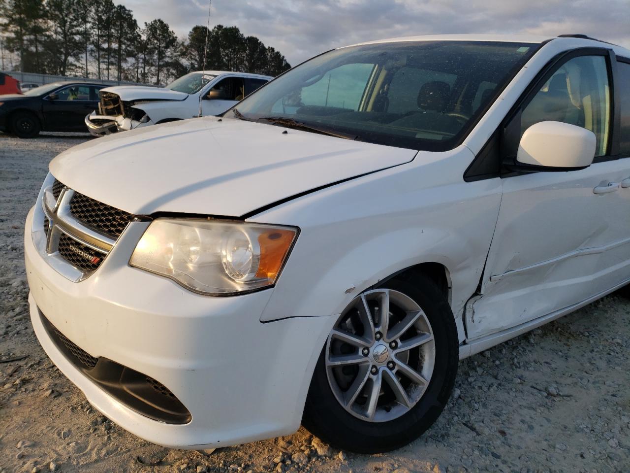 Photo 9 from auction – 2014 DODGE GRAND CARA with VIN 2C4RDGCG2ER213543