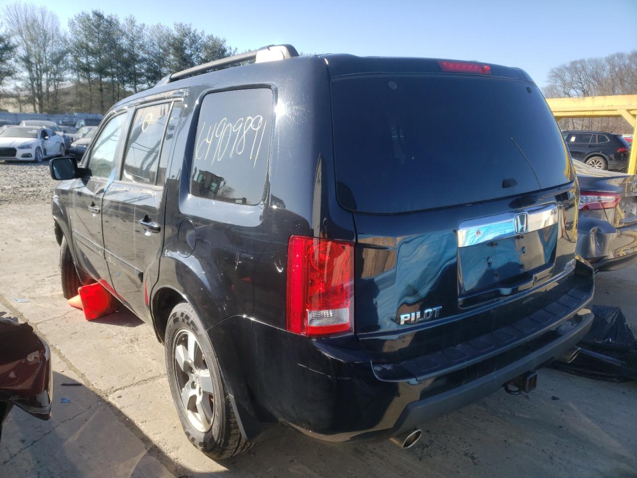 Photo 3 from auction – 2011 HONDA PILOT EX with VIN 5FNYF4H41BB028488