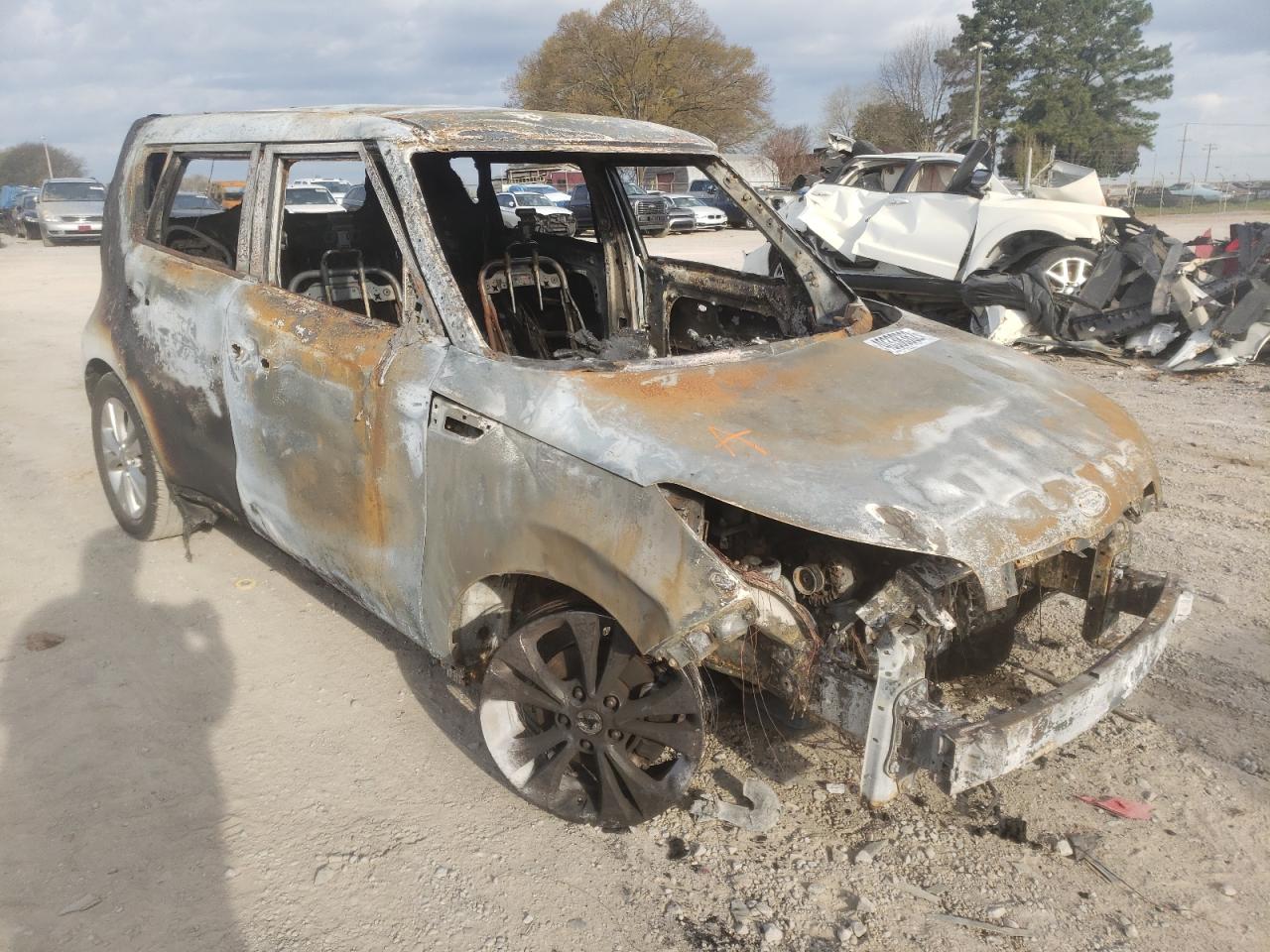 KIA SOUL + 2016 with VIN KNDJP3A52G7241071 - Photo from auction
