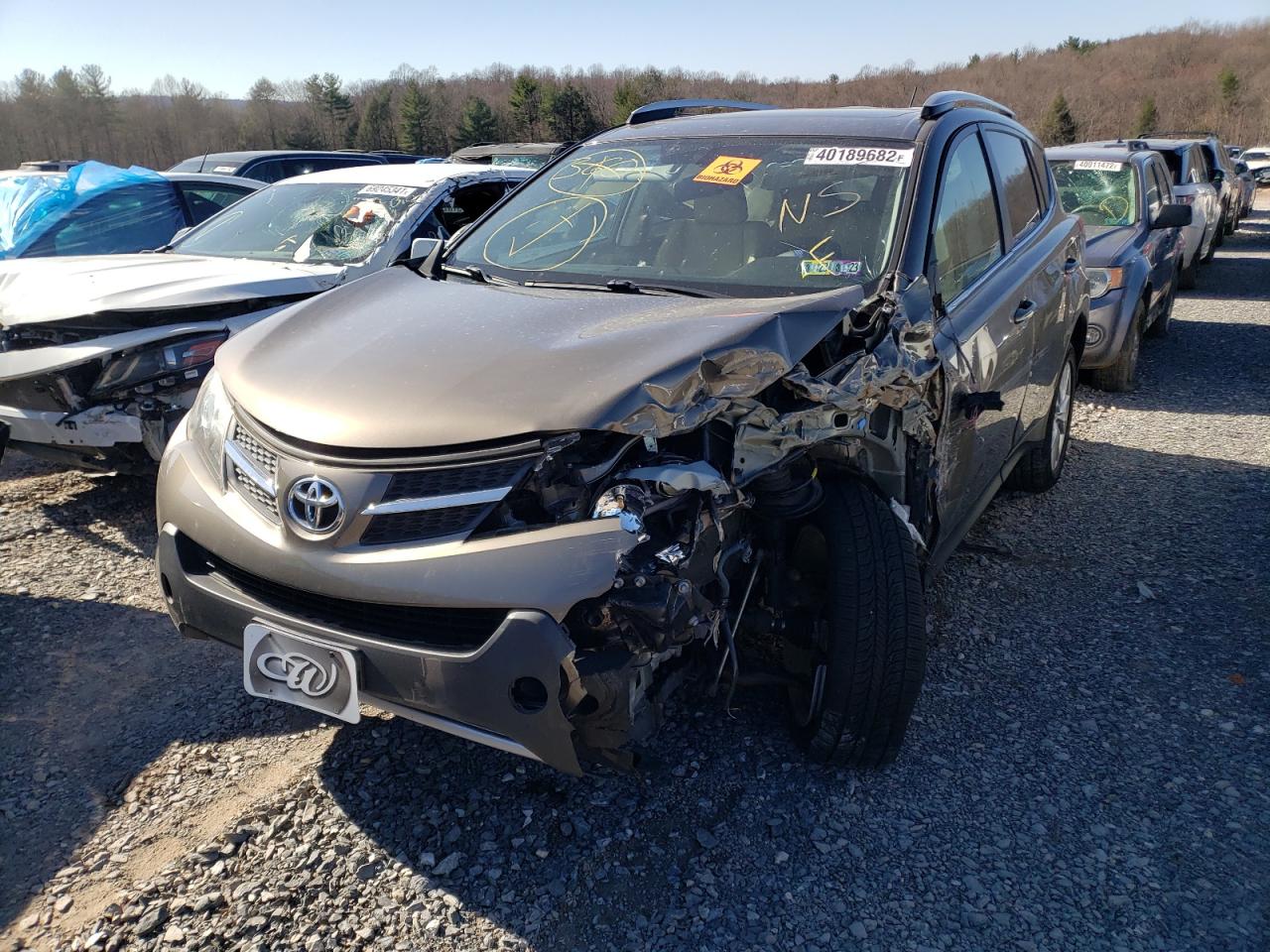 Photo 2 from auction – 2015 TOYOTA RAV4 LIMIT with VIN JTMDFREV2FD160469