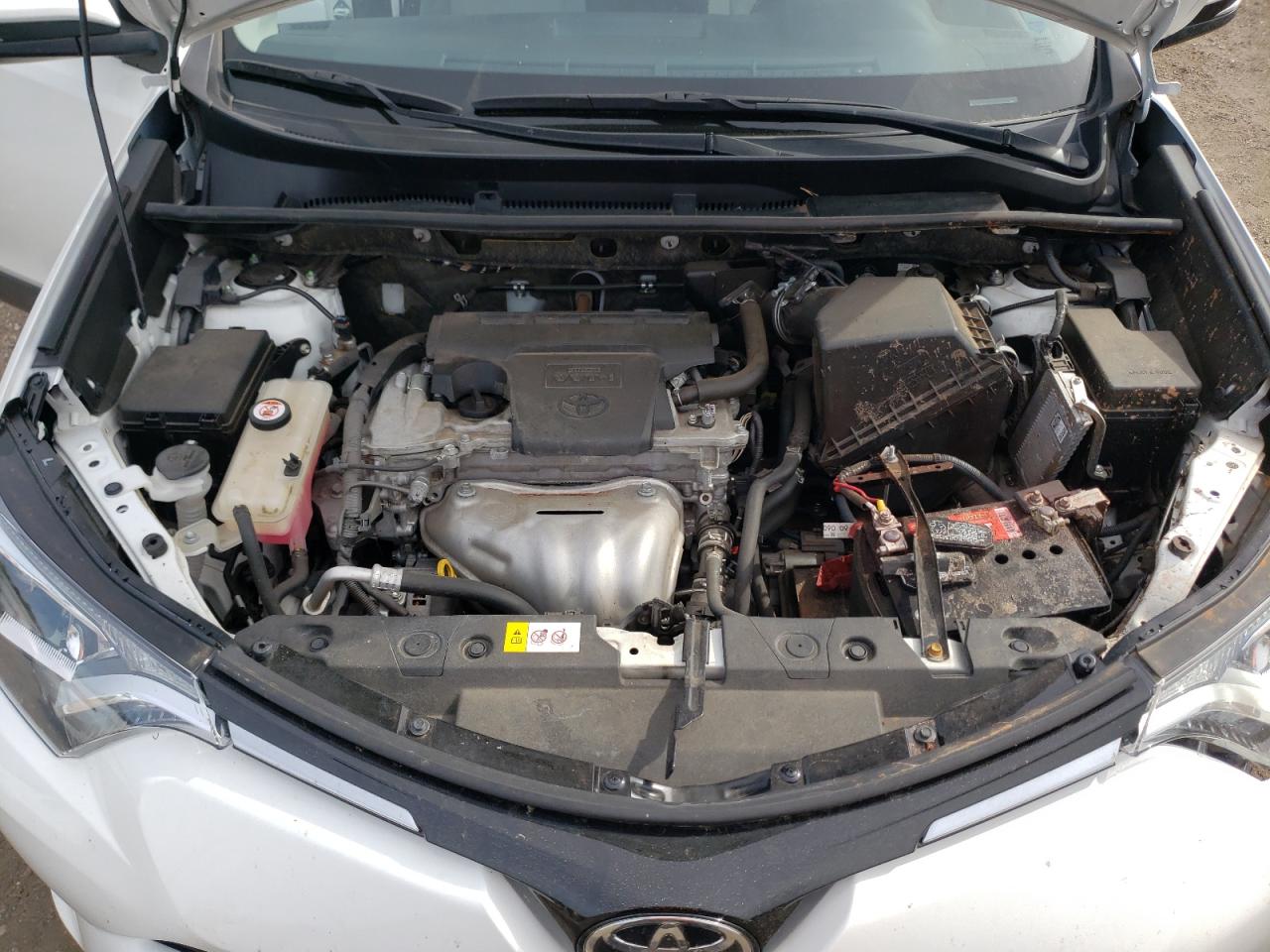Photo 7 from auction – 2017 TOYOTA RAV4 XLE with VIN JTMWFREV0HD104526