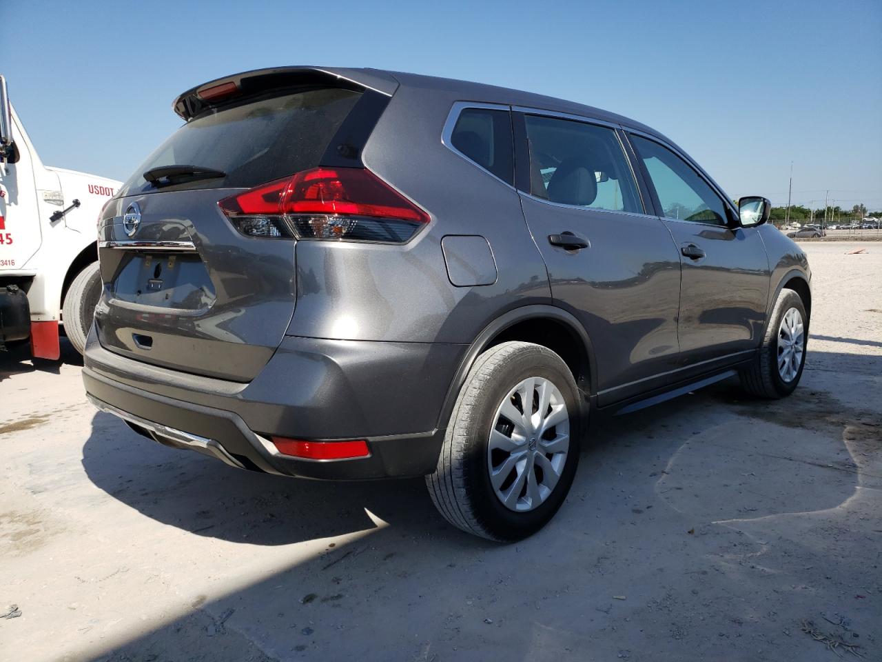 Photo 4 from auction – 2020 NISSAN ROGUE S with VIN KNMAT2MT2LP530364