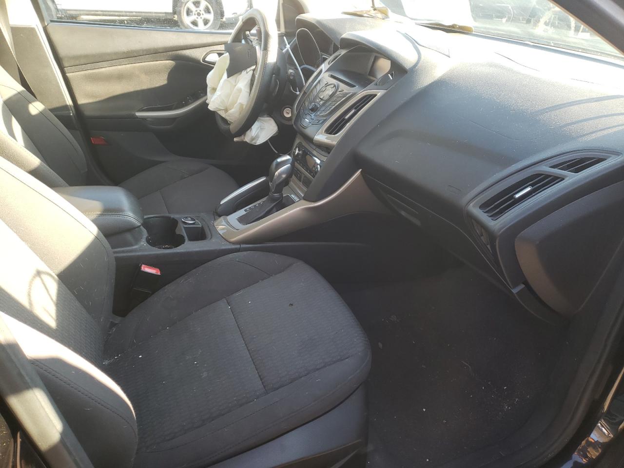 Фото 5 с аукциона – 2012 FORD FOCUS SEL с VIN 1FAHP3M24CL107153