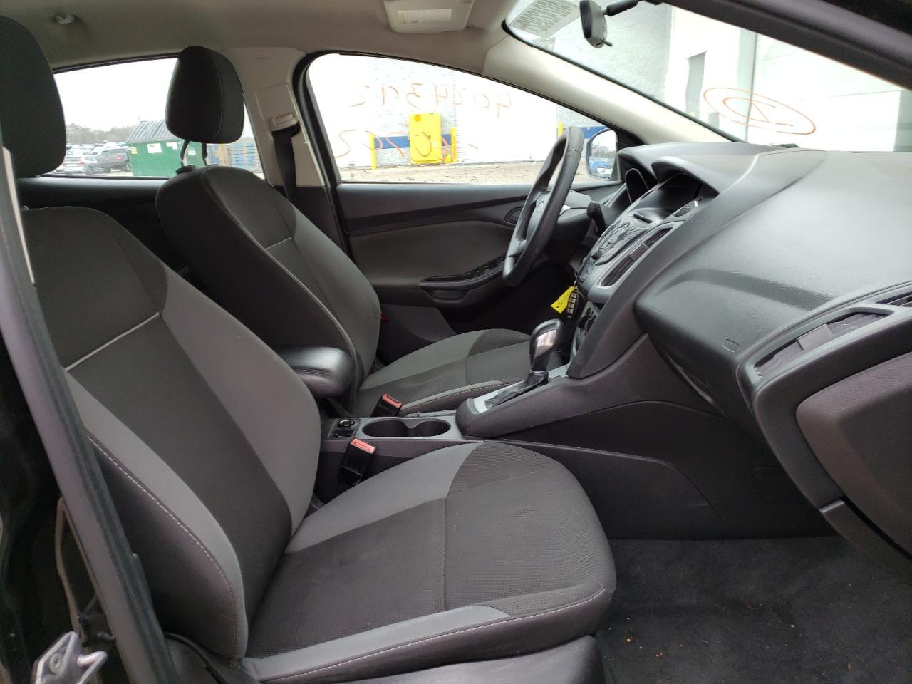 Photo 5 from auction – 2012 FORD FOCUS SE with VIN 1FAHP3F29CL337946