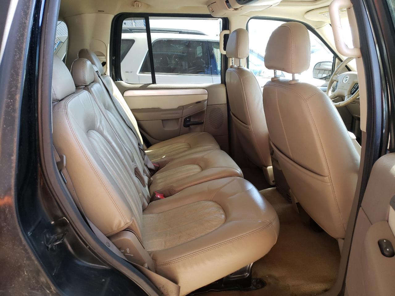 Photo 6 from auction – 2003 MERCURY MOUNTAINEE with VIN 4M2DU86W53ZJ52527