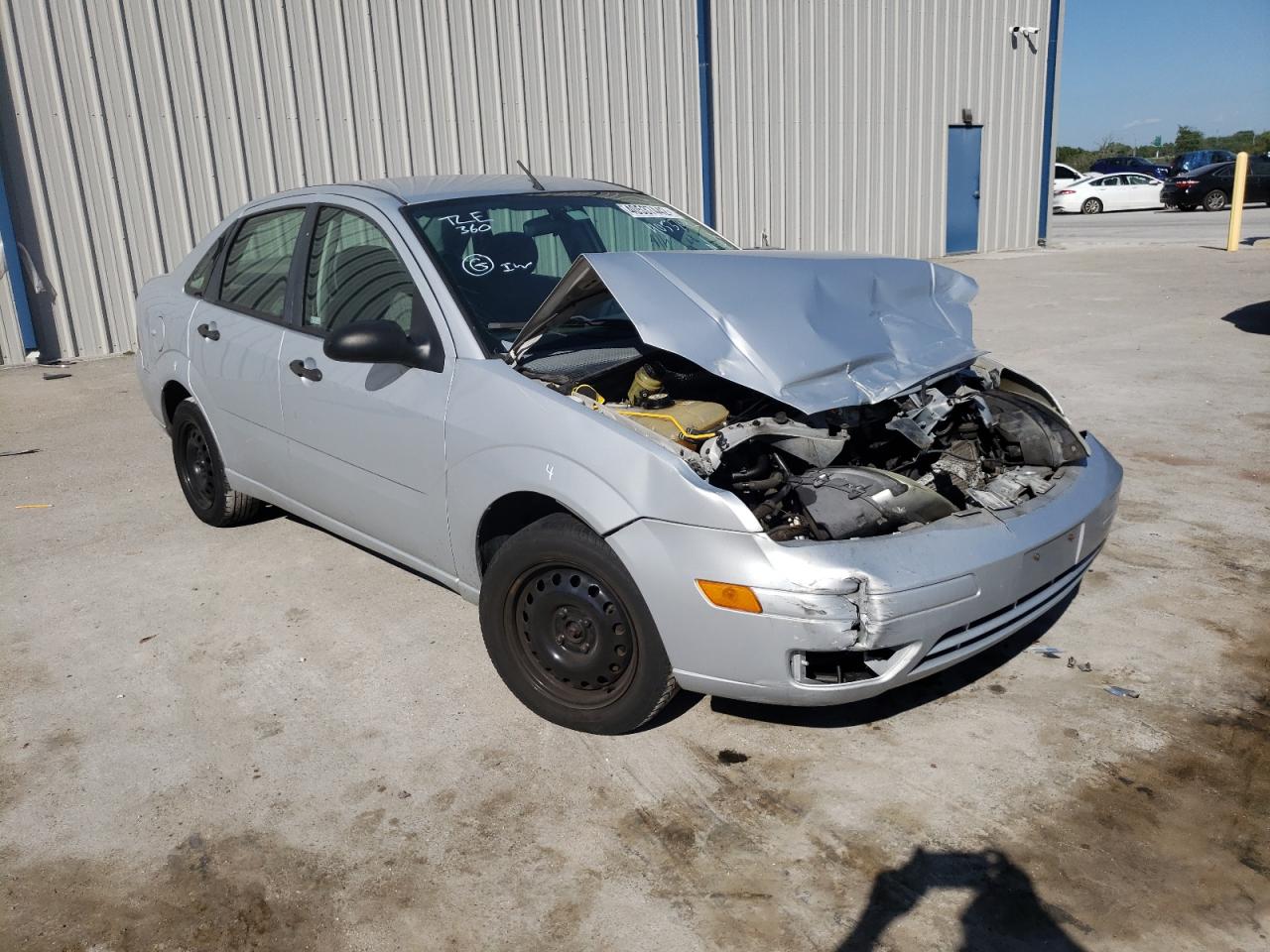 Photo 1 from auction – 2005 FORD FOCUS ZX4 with VIN 1FAFP34N15W286044