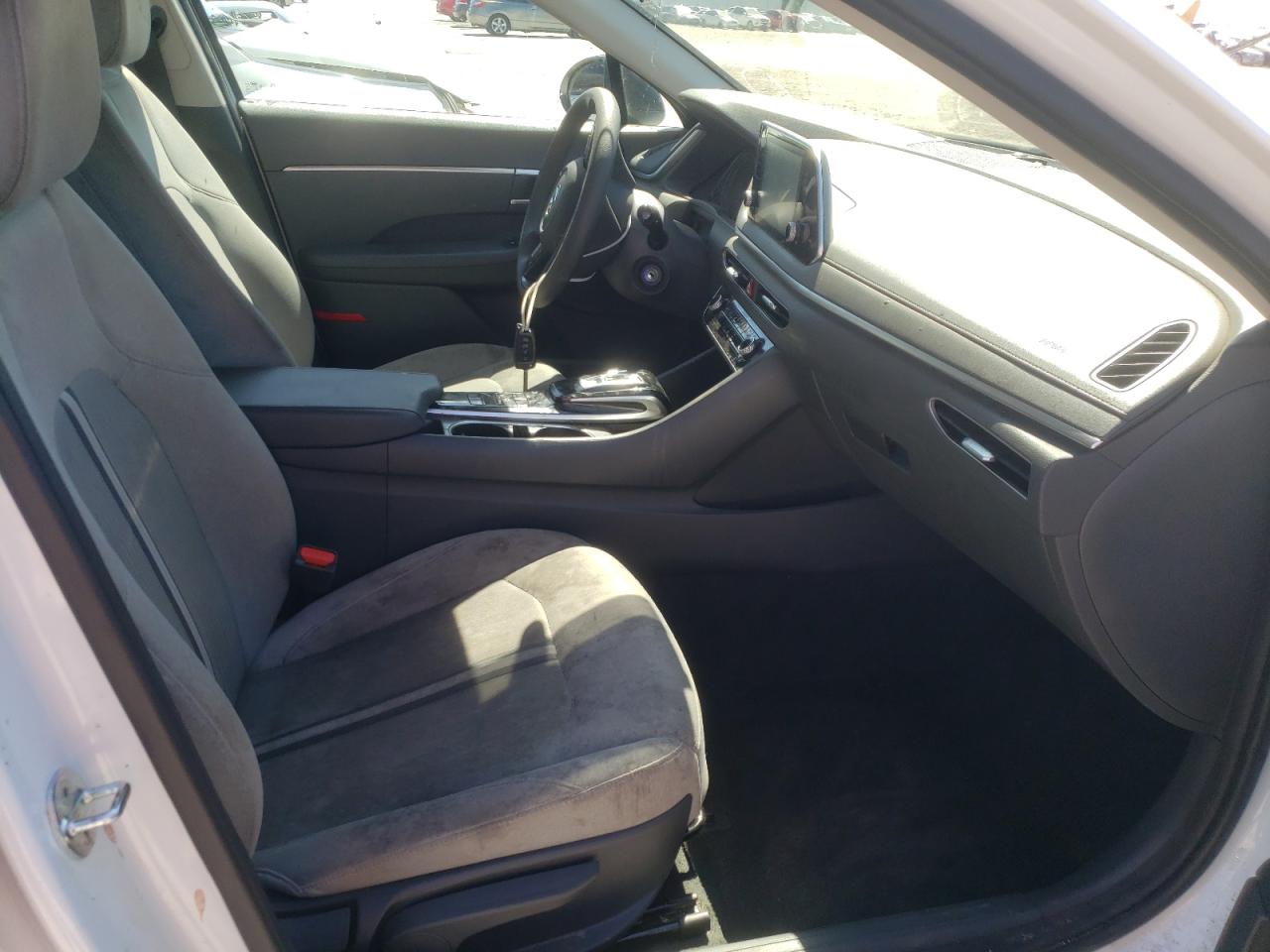 Photo 5 from auction – 2022 HYUNDAI SONATA SE with VIN 5NPEG4JA2NH135524