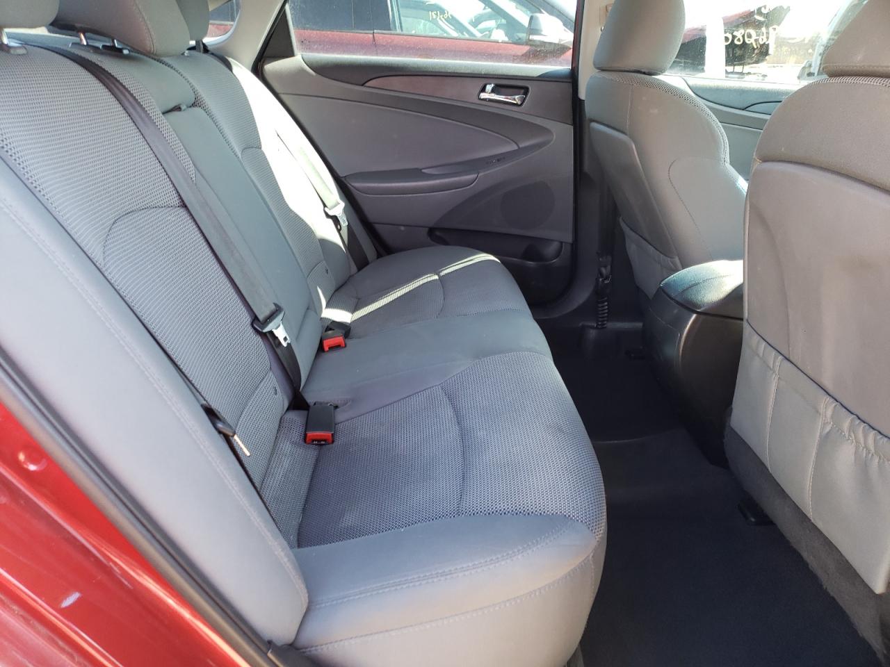 Photo 6 from auction – 2014 HYUNDAI SONATA GLS with VIN 5NPEB4AC6EH887422