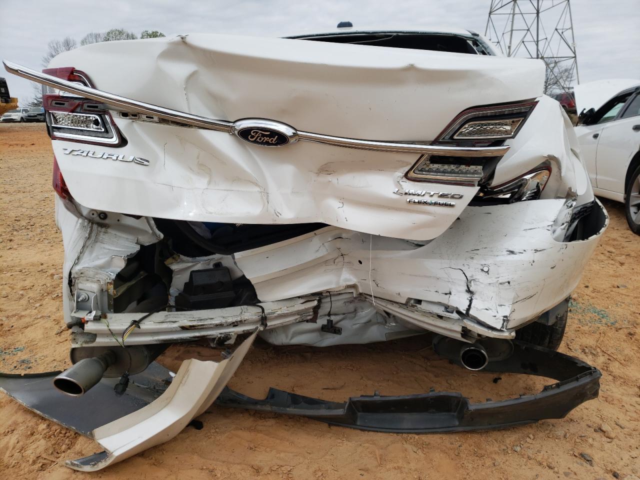 Photo 9 from auction – 2014 FORD TAURUS LIM with VIN 1FAHP2F83EG114778
