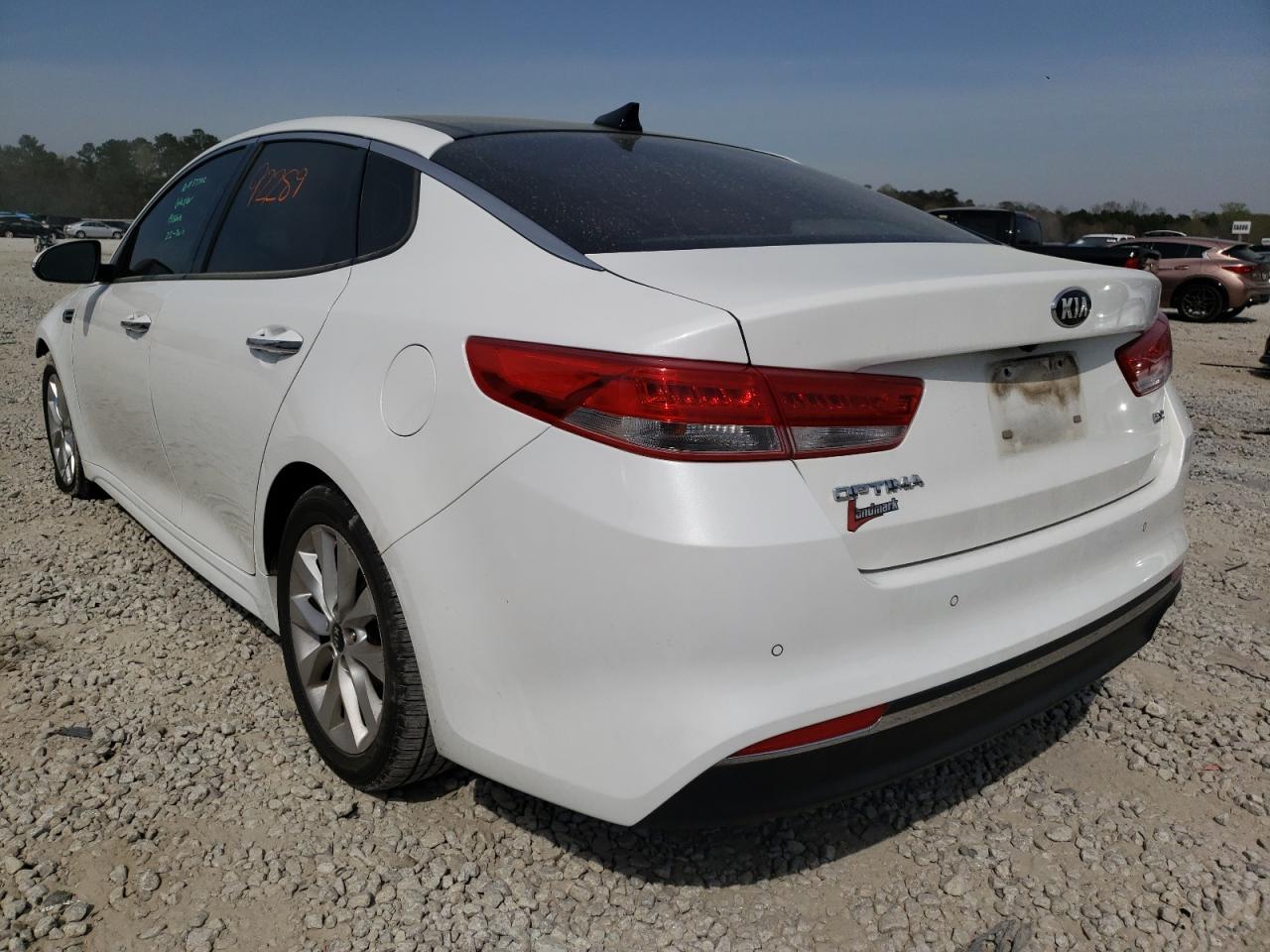 Photo 3 from auction – 2016 KIA OPTIMA EX with VIN 5XXGU4L33GG090429