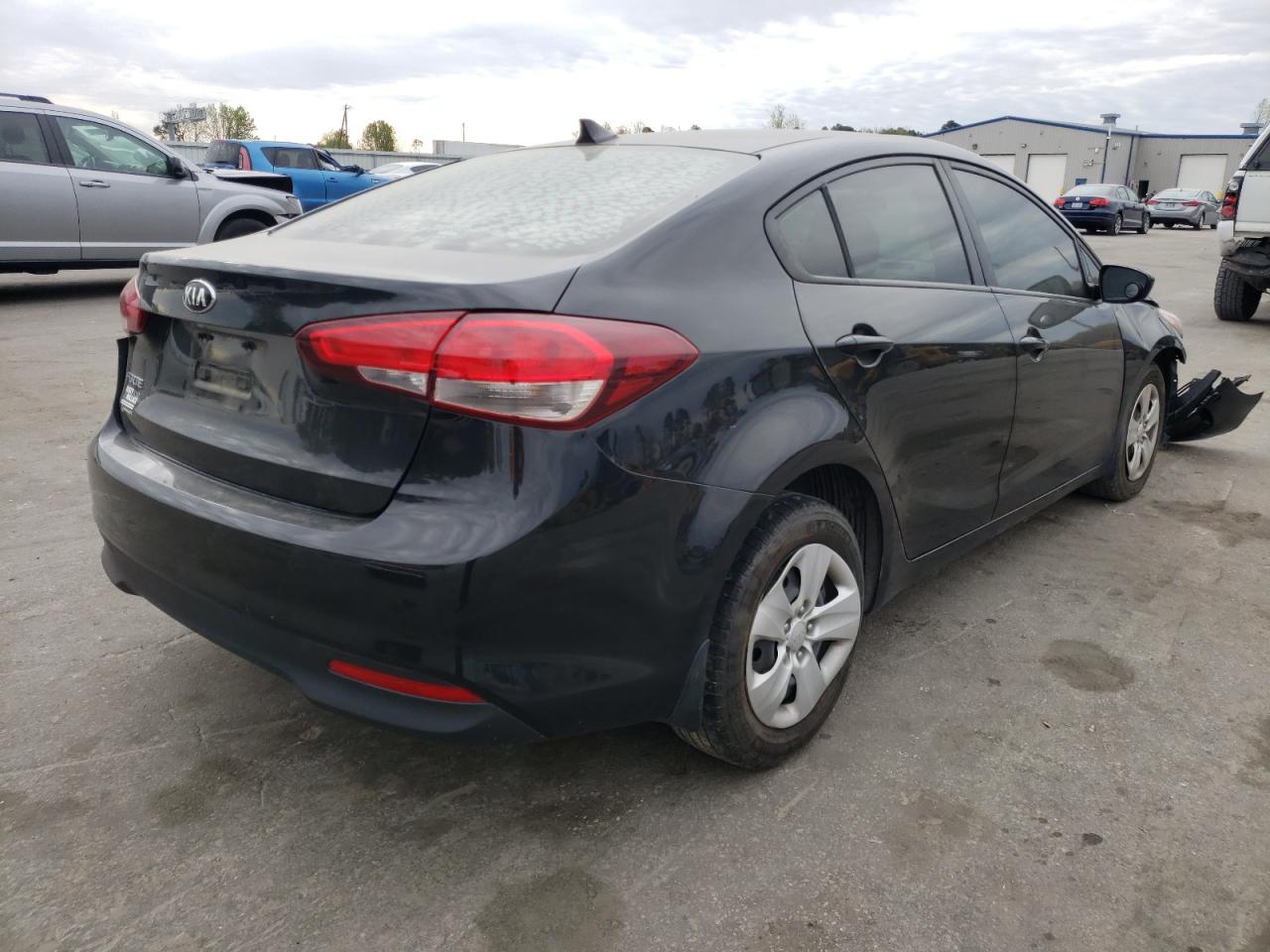Photo 4 from auction – 2018 KIA FORTE LX with VIN 3KPFK4A78JE229218