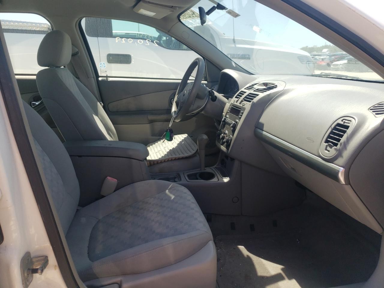Photo 5 from auction – 2004 CHEVROLET MALIBU with VIN 1G1ZS52854F143152