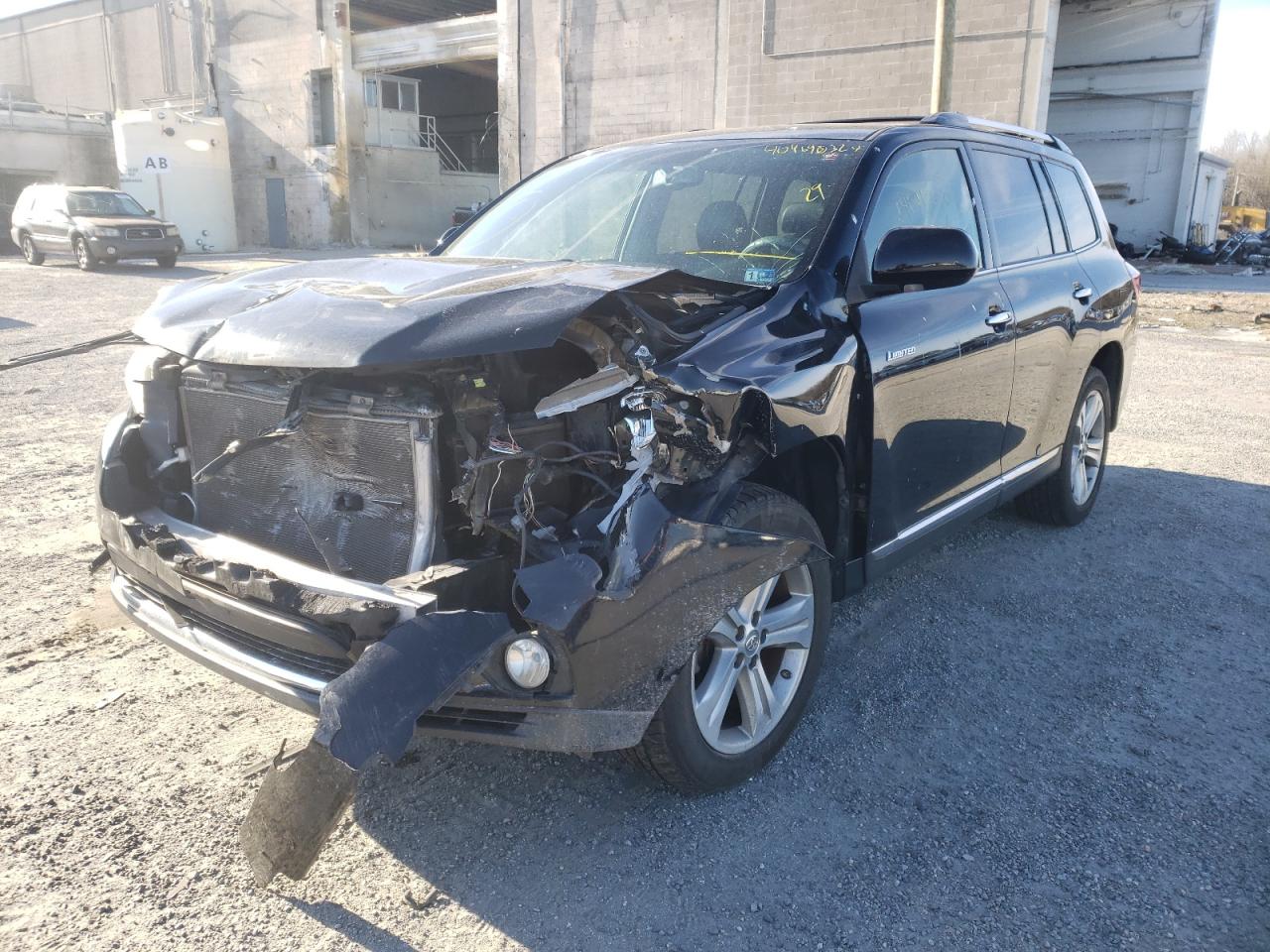 Photo 2 from auction – 2013 TOYOTA HIGHLANDER with VIN 5TDDK3EH6DS251684
