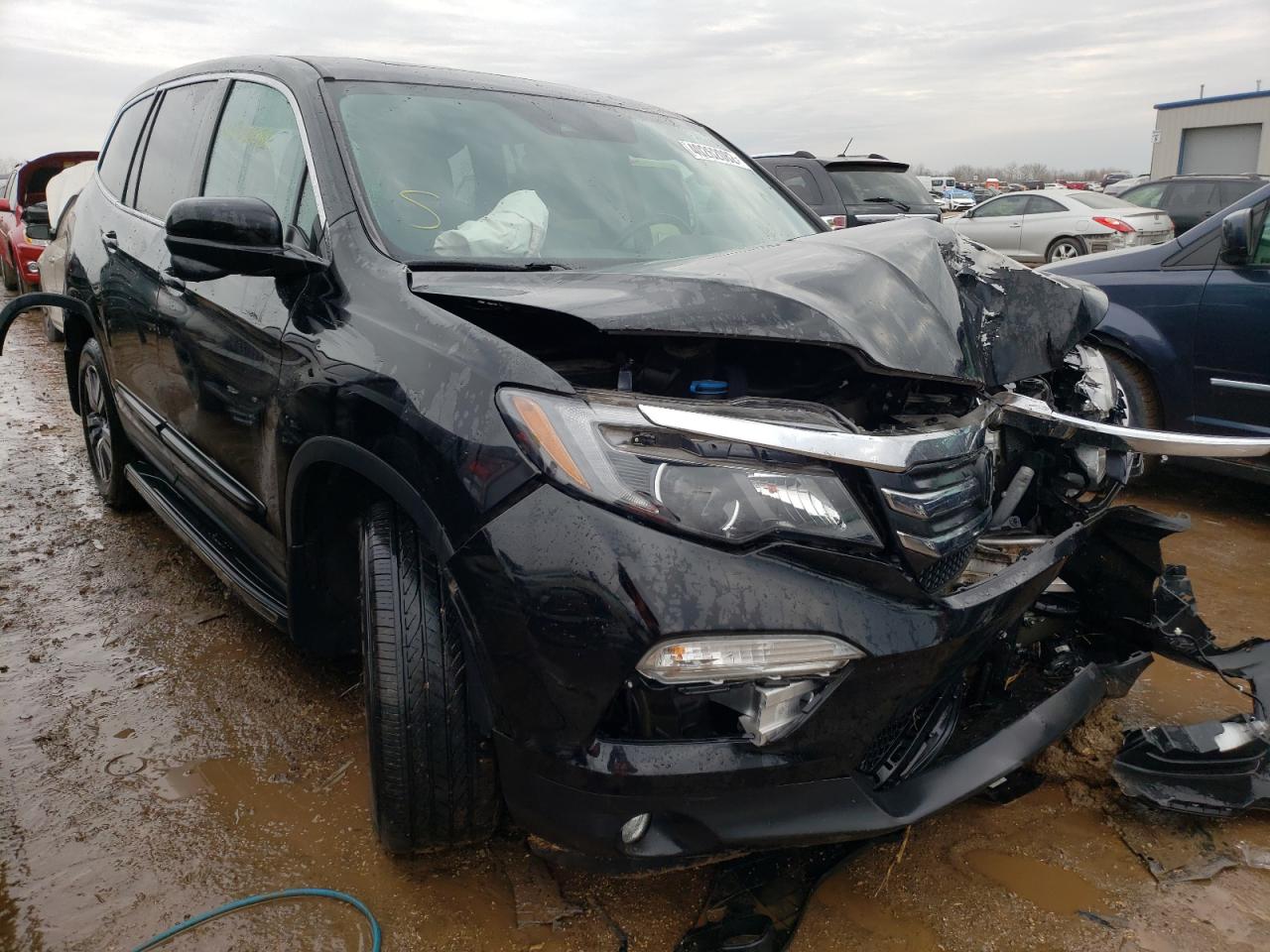 HONDA PILOT EXL 2016 with VIN 5FNYF6H69GB088958 - Photo from auction