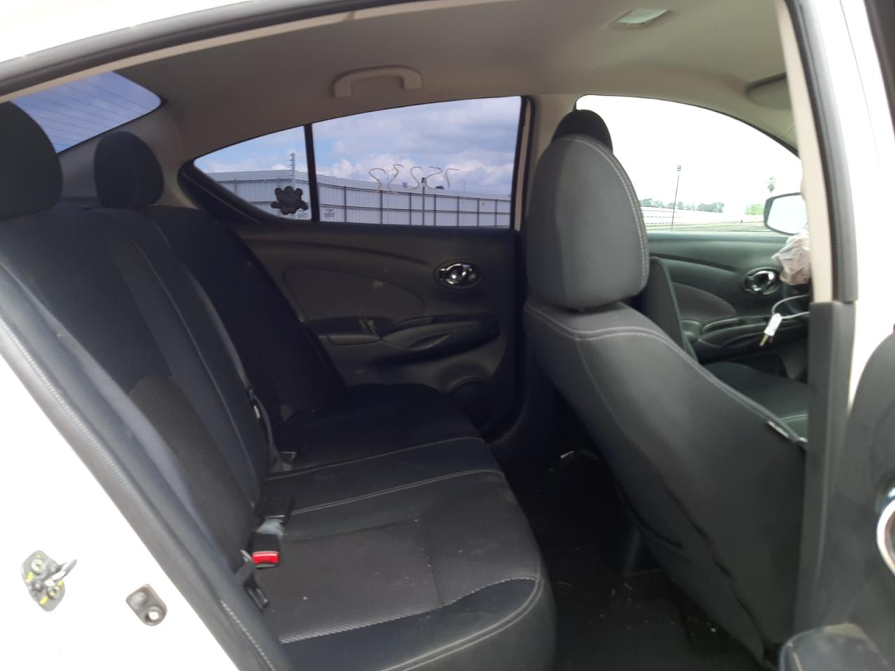 Photo 6 from auction – 2016 NISSAN VERSA S with VIN 3N1CN7AP0GL833218