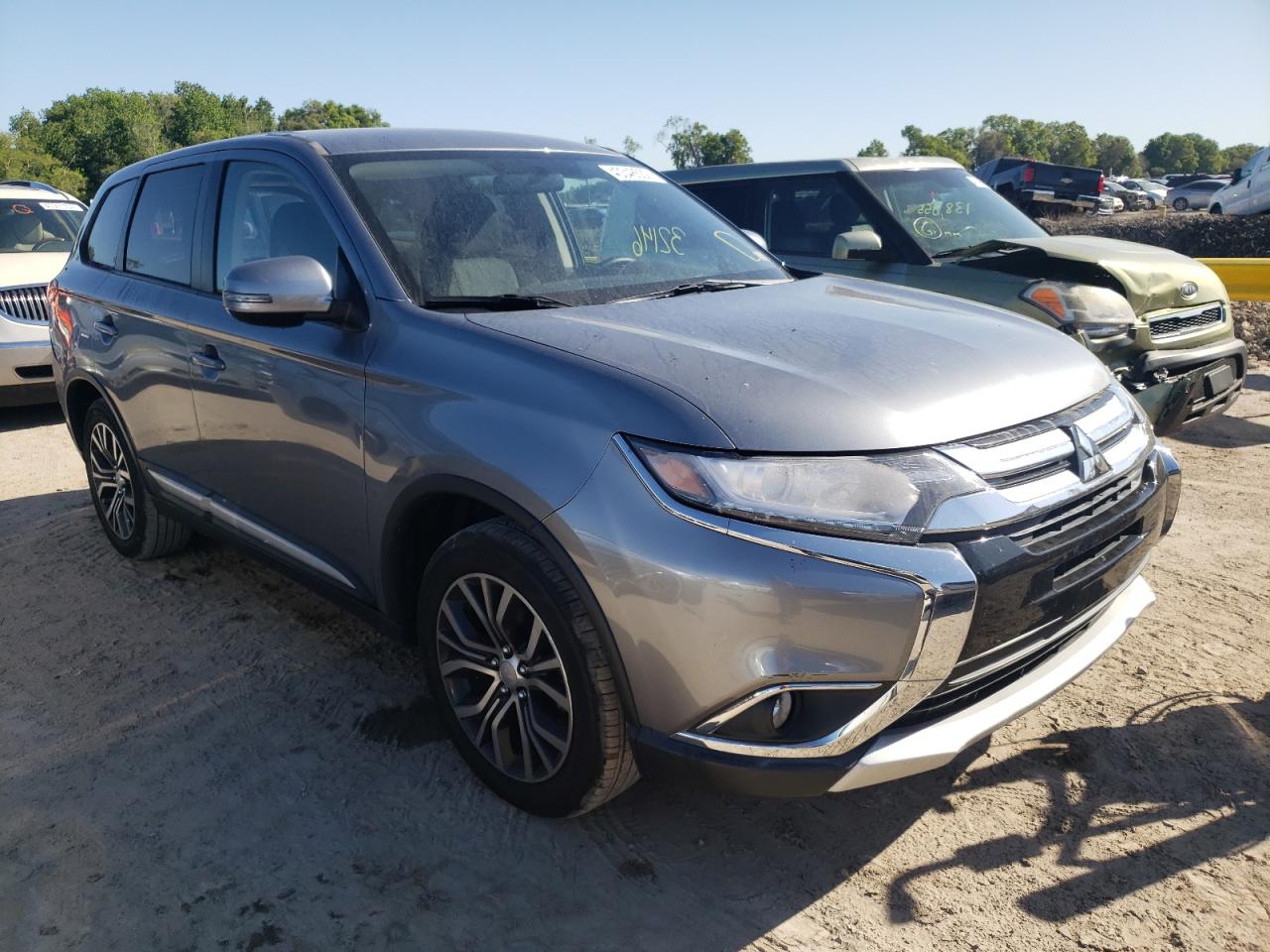 Photo 1 from auction – 2018 MITSUBISHI OUTLANDER with VIN JA4AD3A30JZ012143