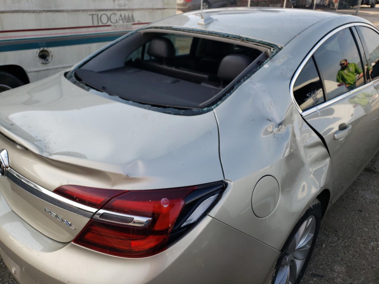 Photo 9 from auction – 2014 BUICK REGAL with VIN 2G4GV5EK6E9289482