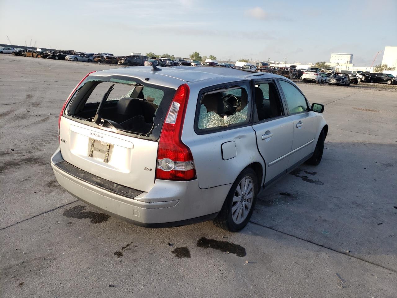 Photo 4 from auction – 2005 VOLVO V50 2.4I with VIN YV1MW382652057249