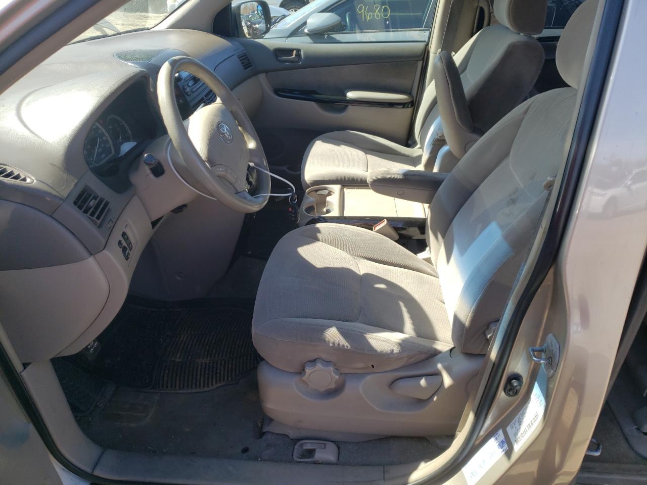 Photo 5 from auction – 2004 TOYOTA SIENNA CE with VIN 5TDZA23C74S032940