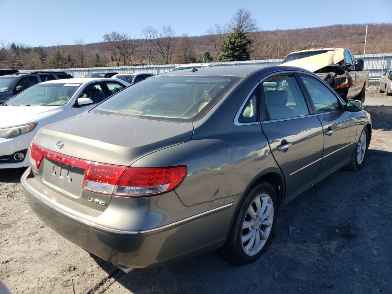 Photo 4 from auction – 2008 HYUNDAI AZERA SE with VIN KMHFC46F98A262931