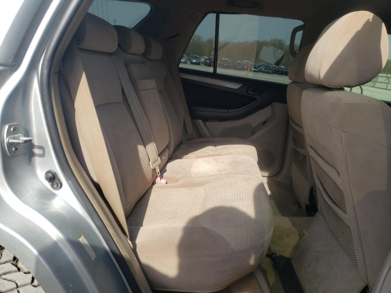 Photo 6 from auction – 2005 TOYOTA 4RUNNER SR with VIN JTEZU14R550051894