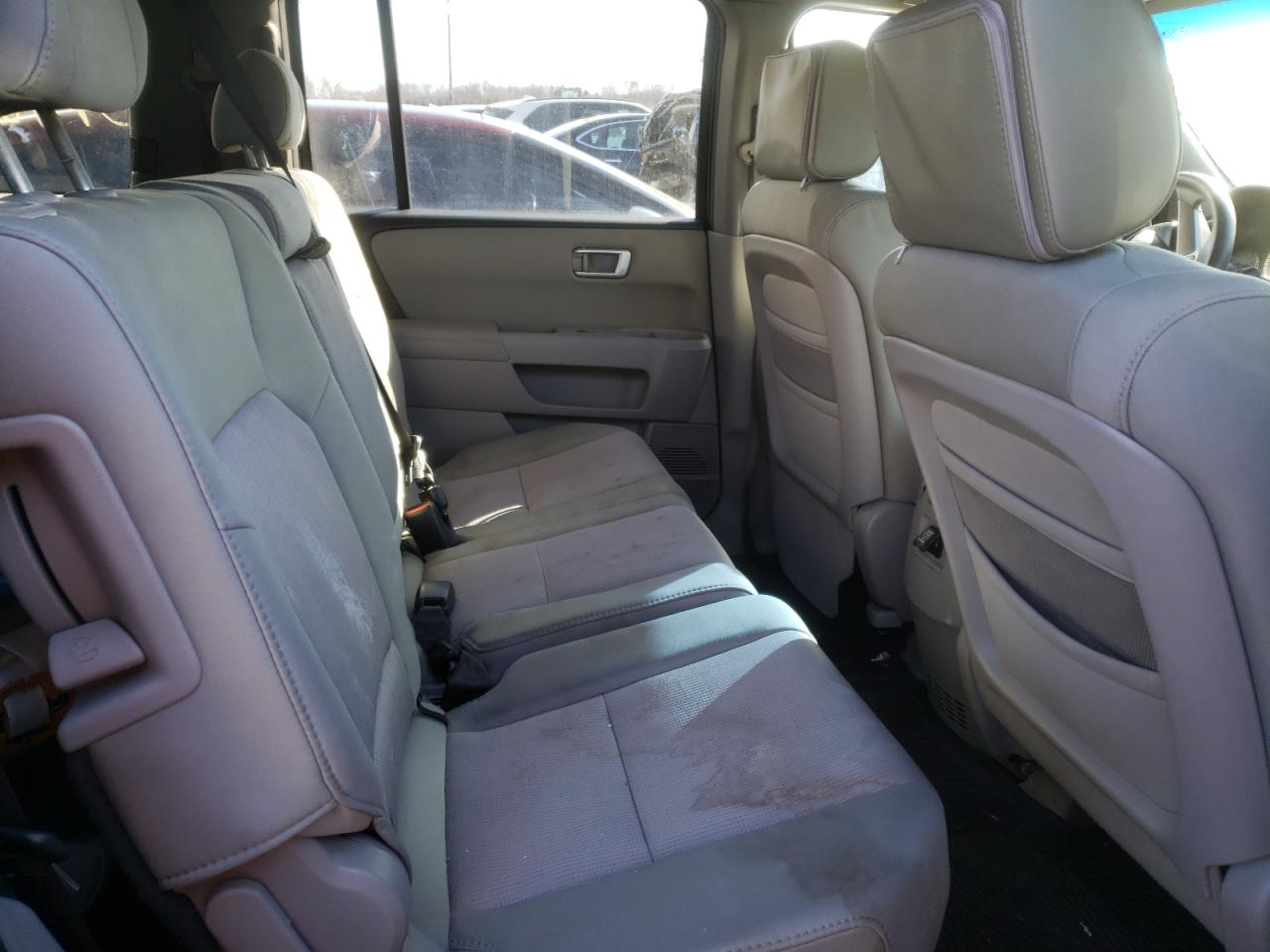 Photo 6 from auction – 2011 HONDA PILOT EX with VIN 5FNYF4H41BB028488