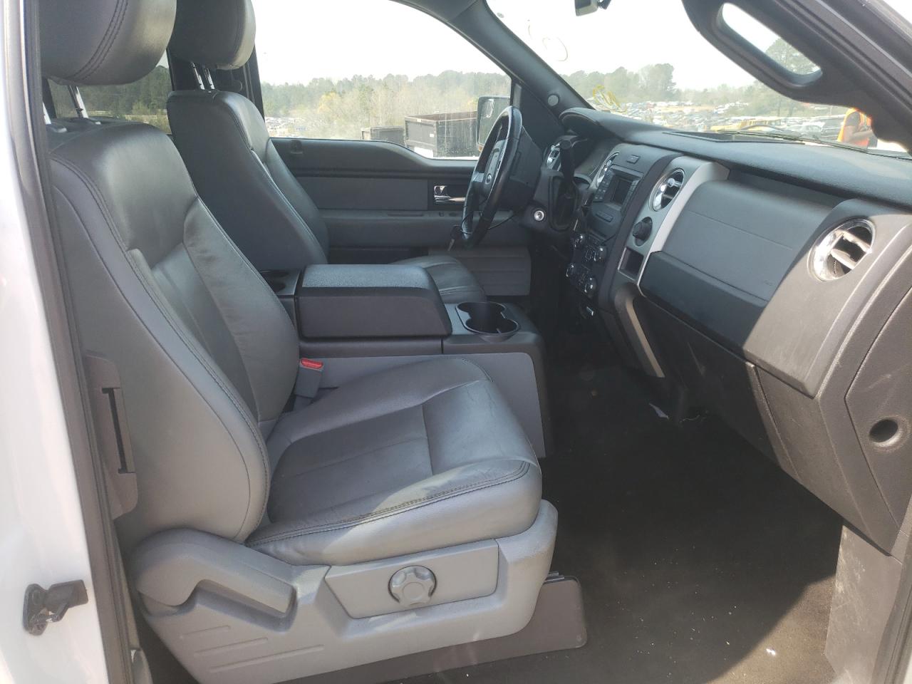 Photo 5 from auction – 2014 FORD F150 SUPER with VIN 1FTFX1CF9EFC26604