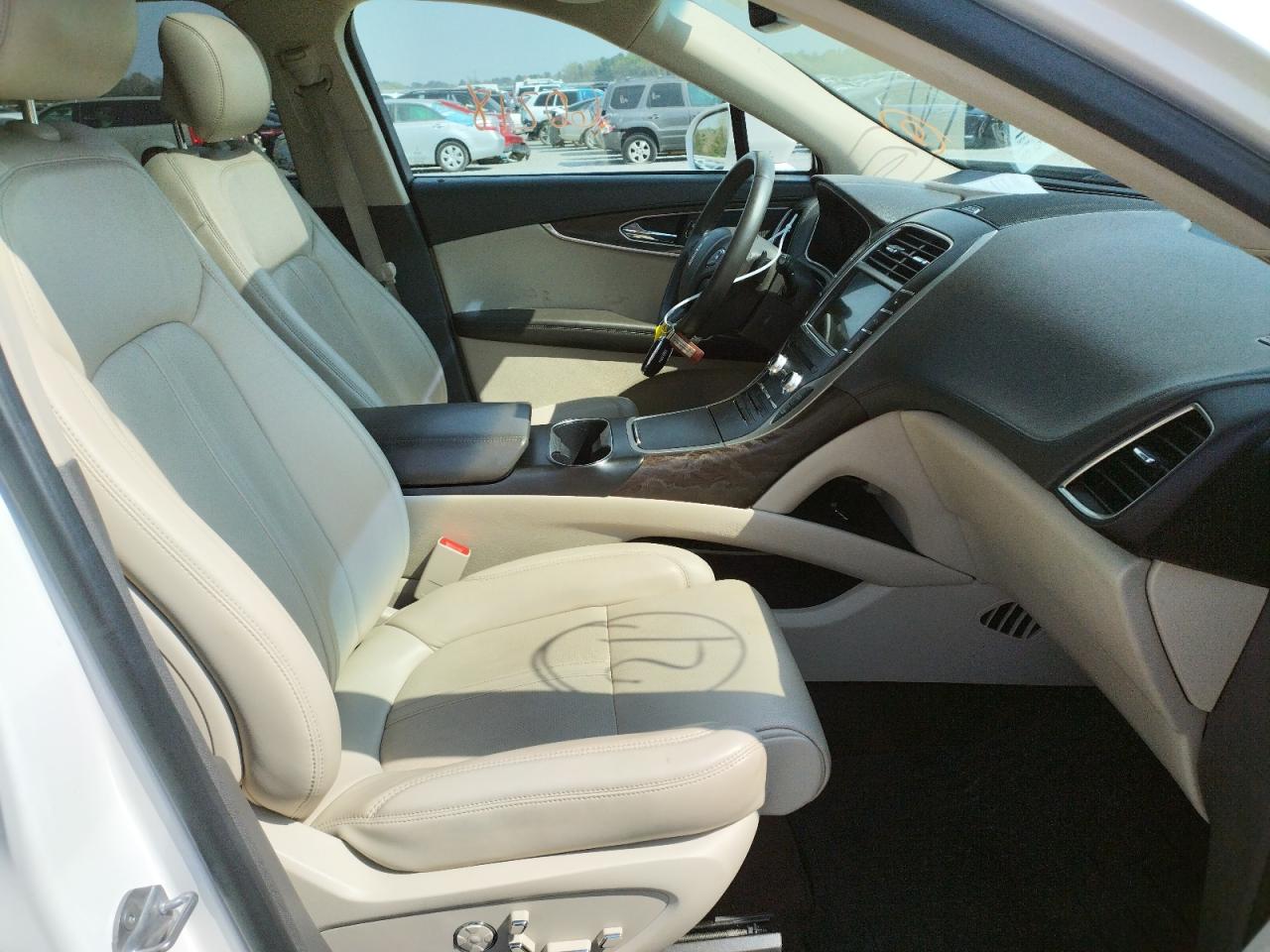 Photo 5 from auction – 2018 LINCOLN MKX RESERV with VIN 2LMPJ6LR4JBL49445