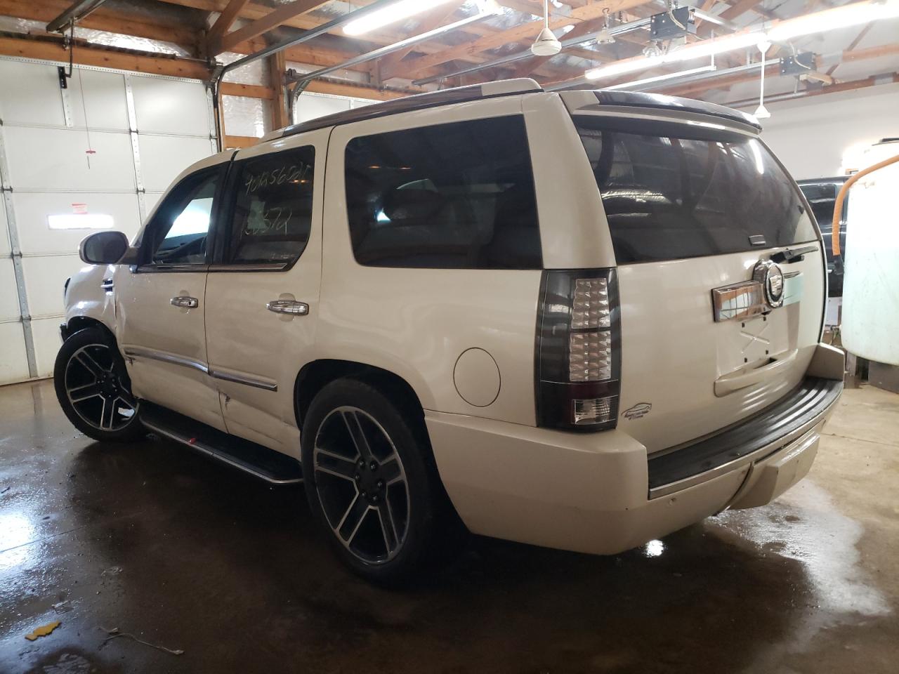 Photo 3 from auction – 2009 CADILLAC ESCALADE with VIN 1GYFK13209R123792