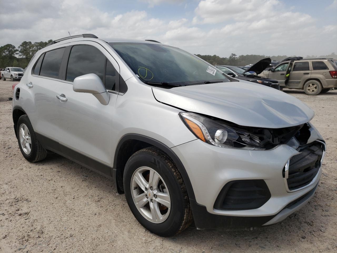 CHEVROLET TRAX 1LT 2020 with VIN KL7CJLSB0LB005943 - Photo from auction
