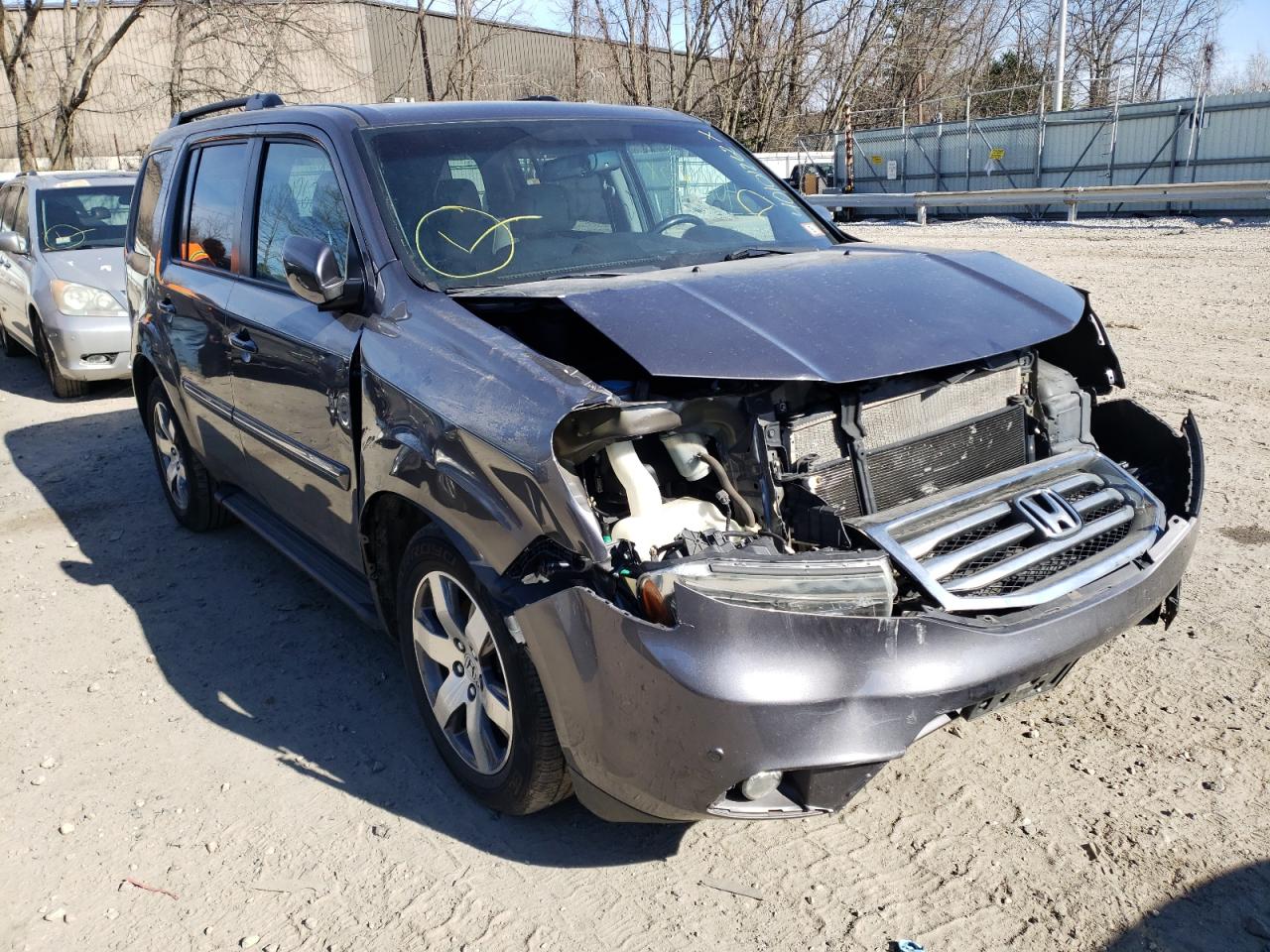 HONDA PILOT TOUR 2015 with VIN 5FNYF4H92FB037329 - Photo from auction