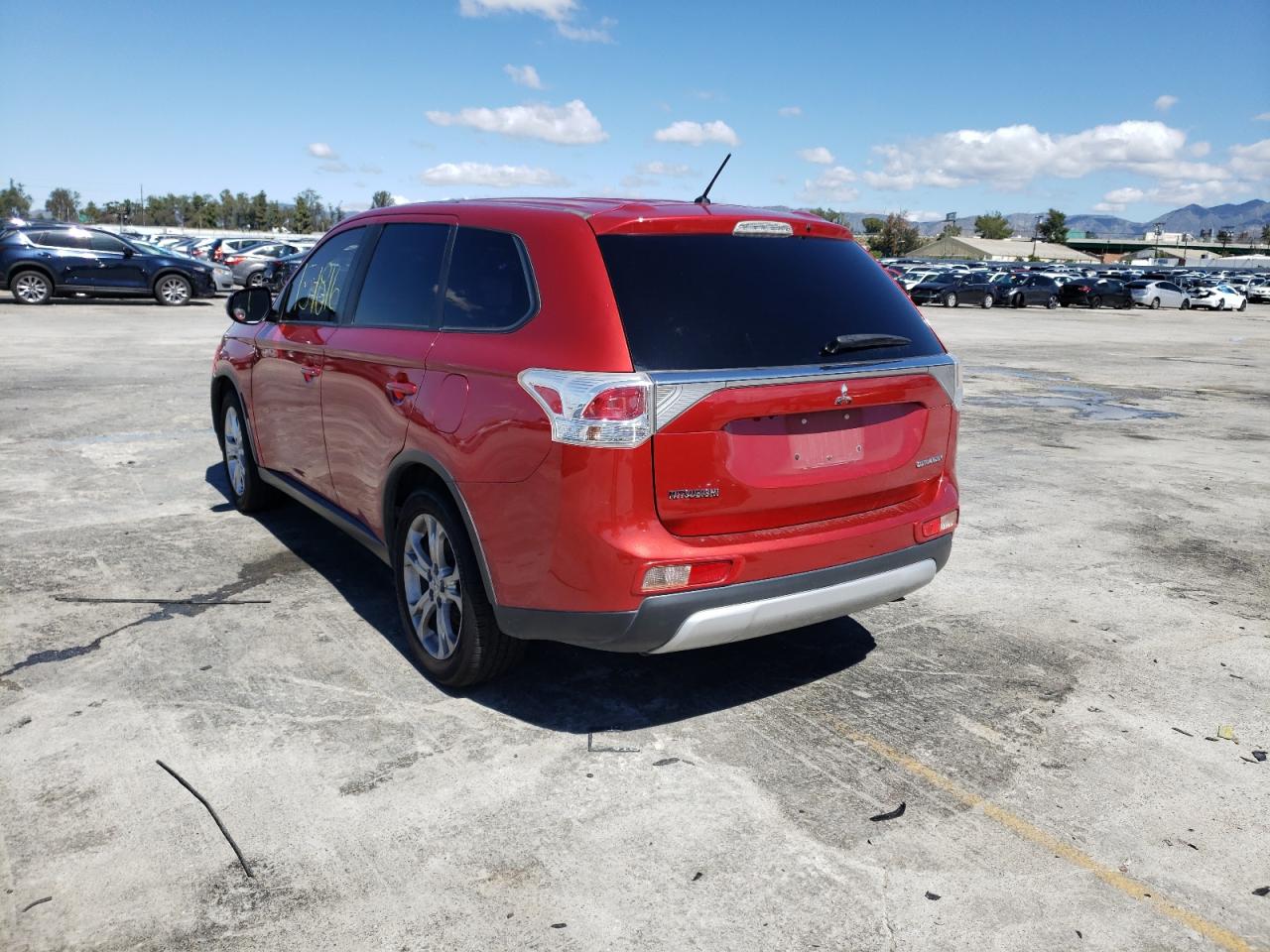 Photo 3 from auction – 2015 MITSUBISHI OUTLANDER with VIN JA4AD3A3XFZ010133