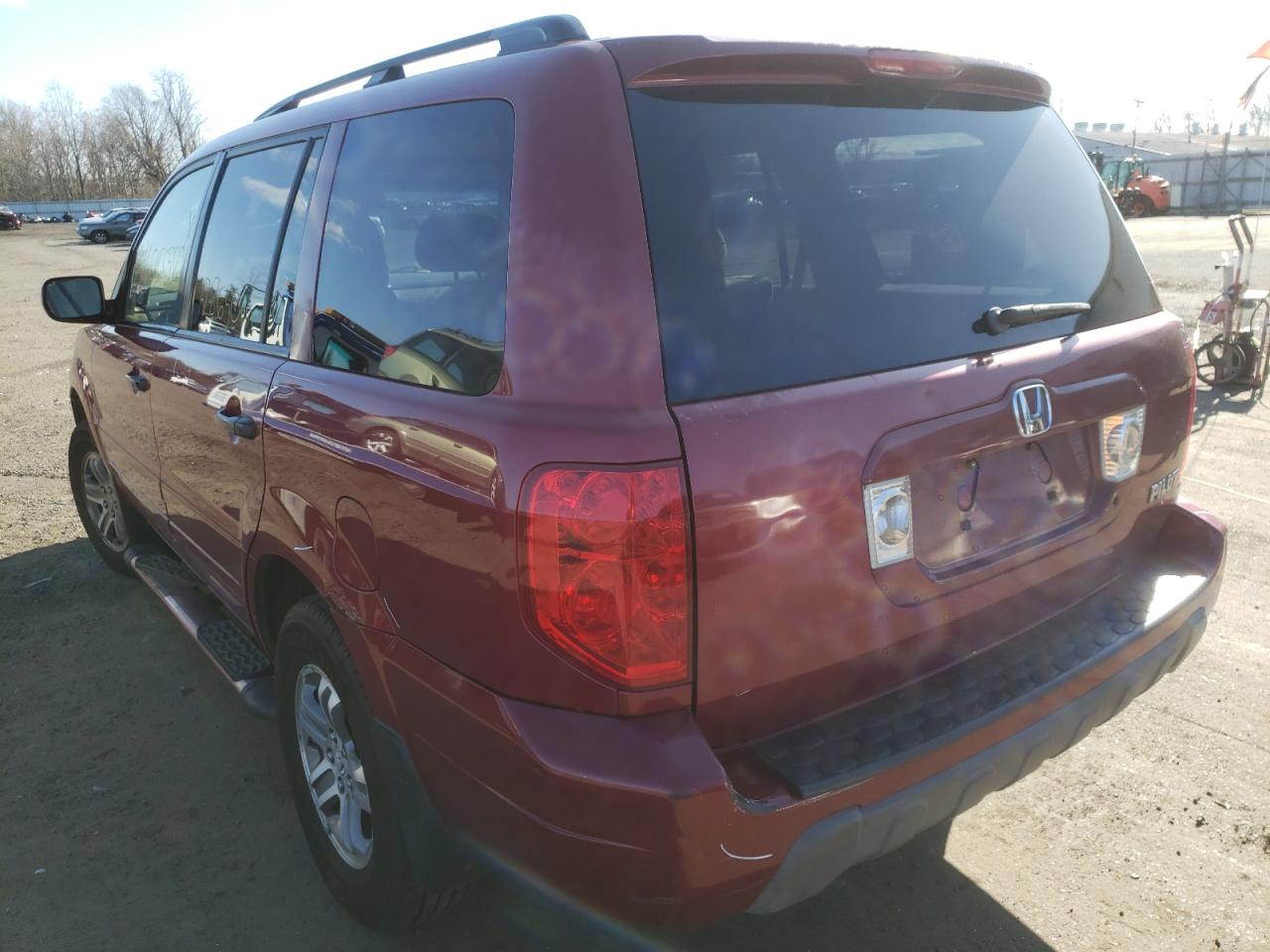 Photo 3 from auction – 2005 HONDA PILOT EX with VIN 2HKYF18435H526938