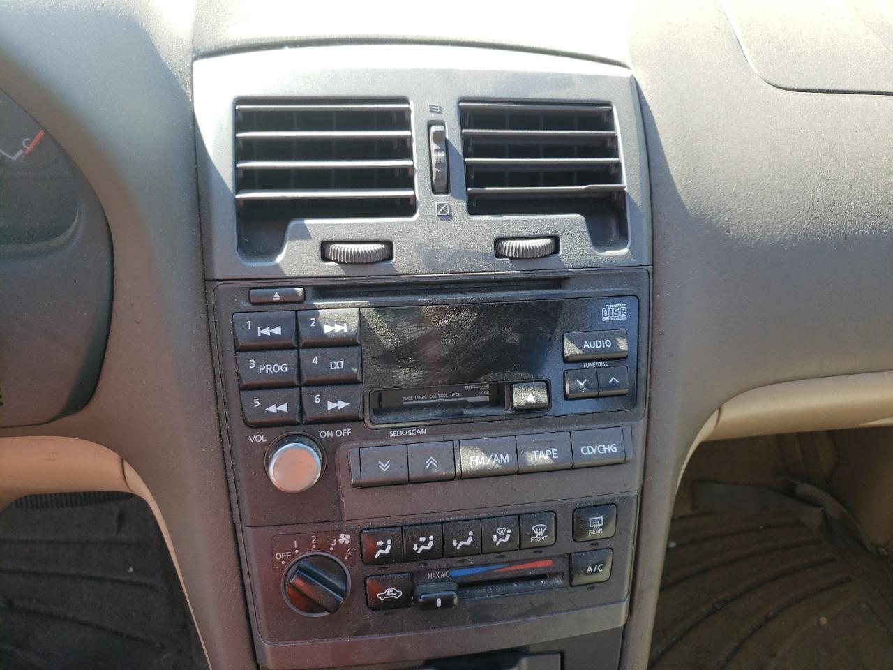 Photo 9 from auction – 2001 NISSAN MAXIMA GXE with VIN JN1CA31D61T619587
