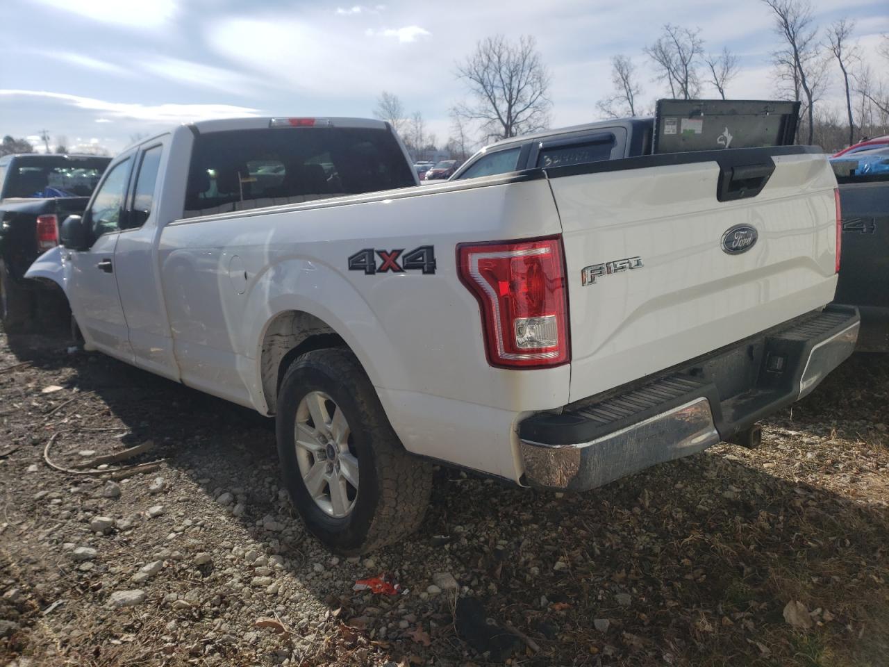 Photo 3 from auction – 2017 FORD F150 SUPER with VIN 1FTFX1EF6HKD36535