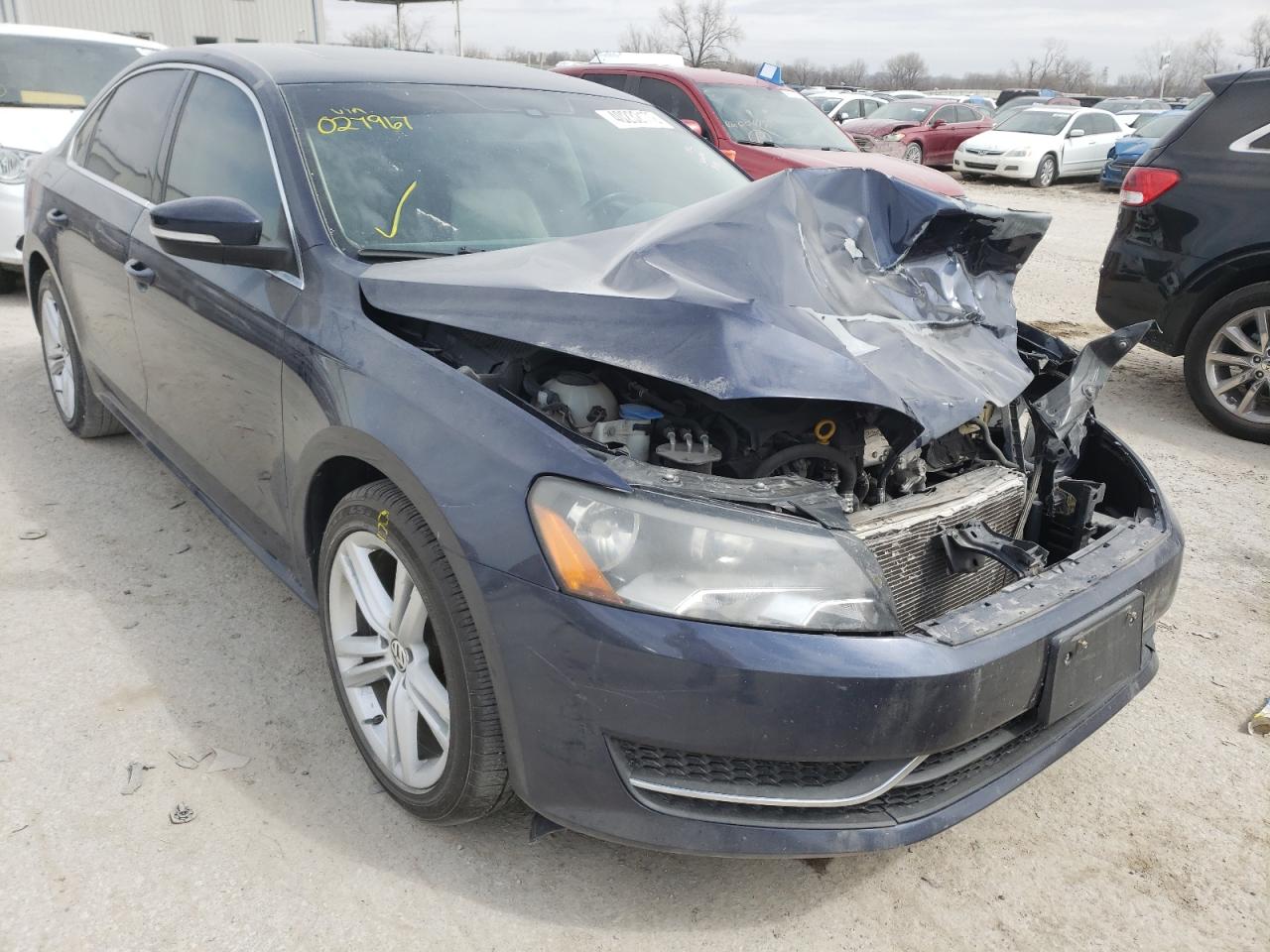 VOLKSWAGEN PASSAT SE 2015 with VIN 1VWBV7A33FC027967 - Photo from auction