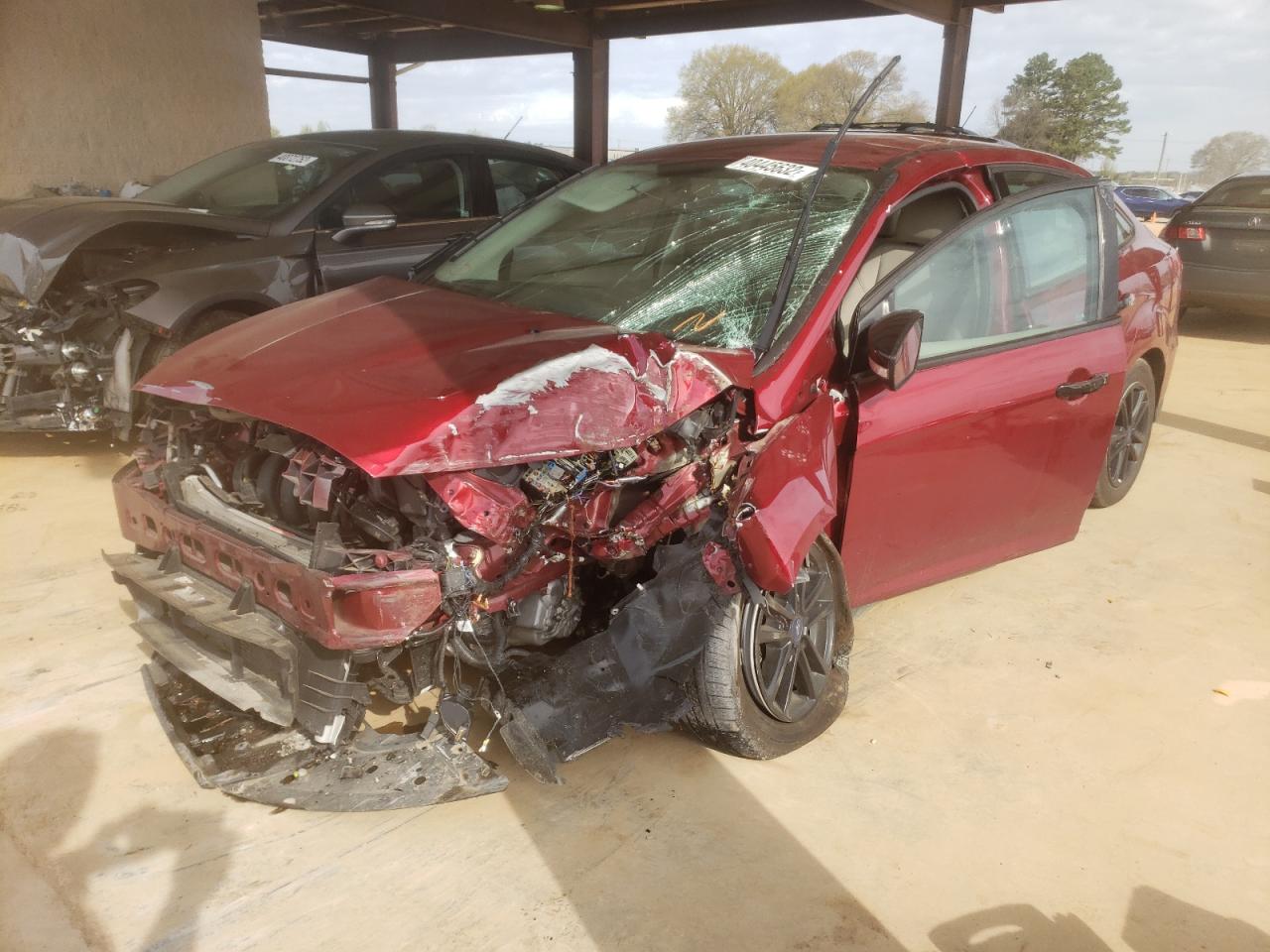 Photo 2 from auction – 2017 FORD FOCUS SE with VIN 1FADP3F2XHL221113