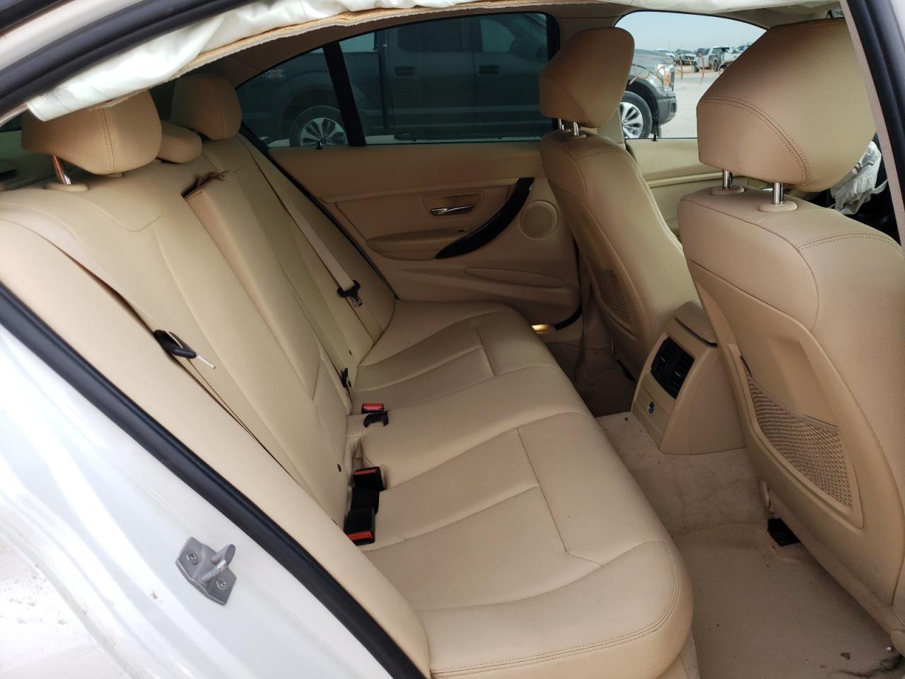 Photo 6 from auction – 2014 BMW 320 I with VIN WBA3B1G56ENS81422
