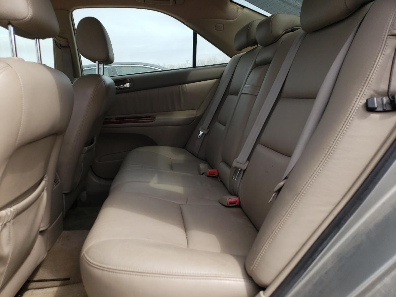 Photo 6 from auction – 2005 TOYOTA CAMRY LE with VIN 4T1BF30K35U596176