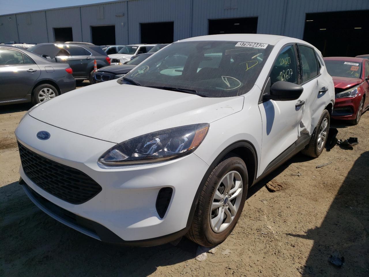 Photo 2 from auction – 2020 FORD ESCAPE S with VIN 1FMCU0F69LUB38707
