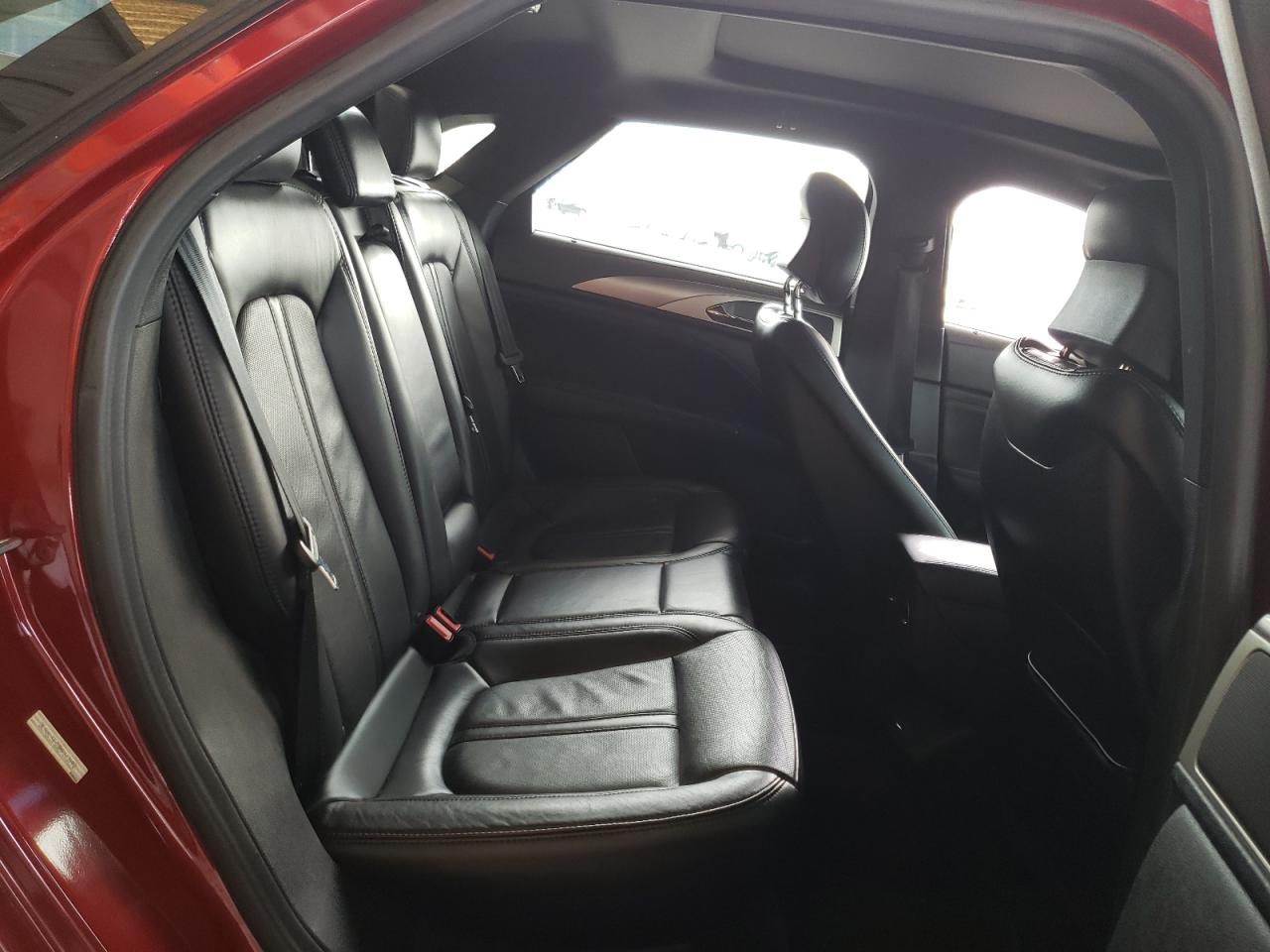 Photo 6 from auction – 2017 LINCOLN MKZ RESERV with VIN 3LN6L5EC3HR613190
