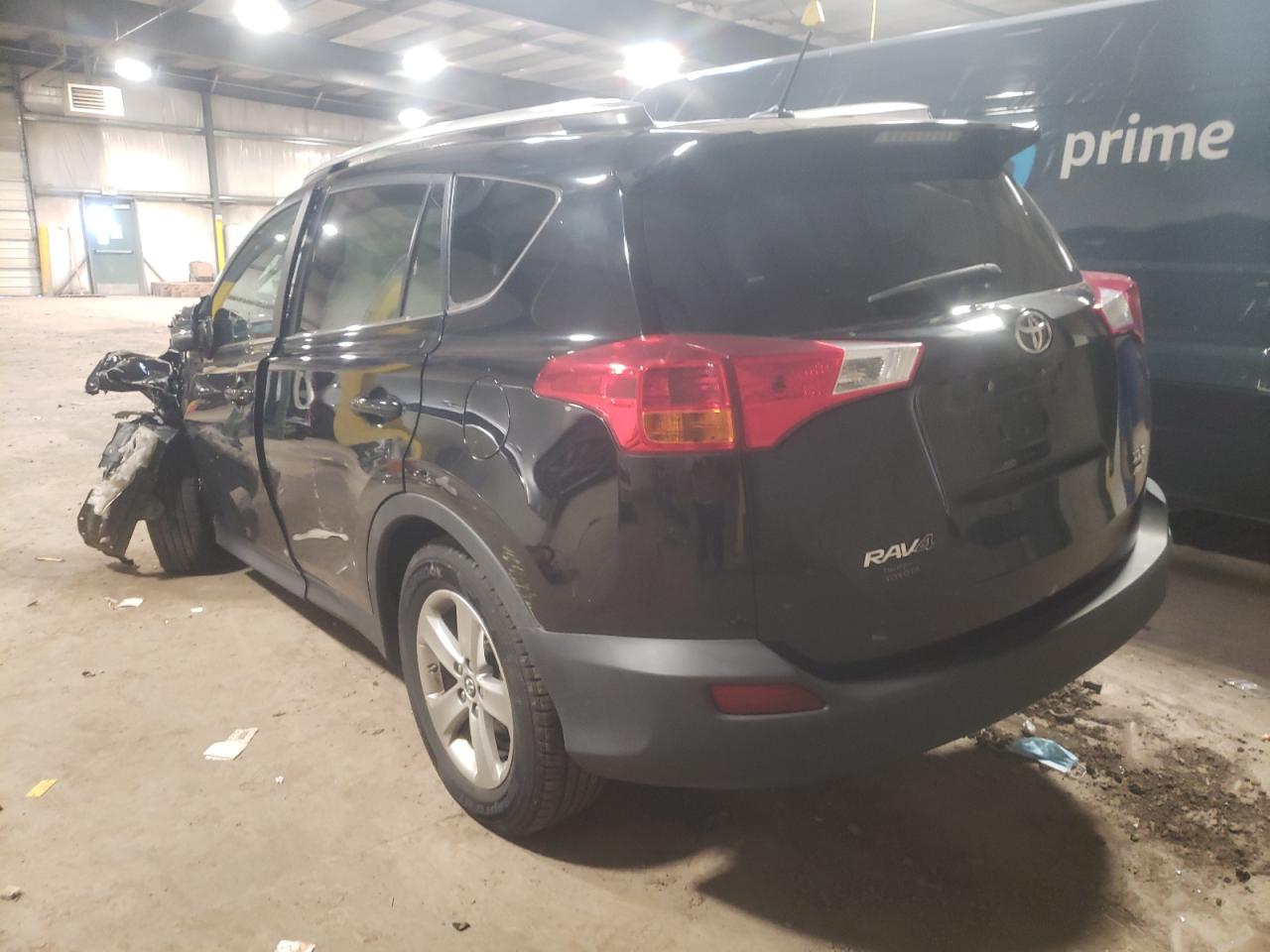 Photo 3 from auction – 2015 TOYOTA RAV4 XLE with VIN 2T3RFREV9FW327824