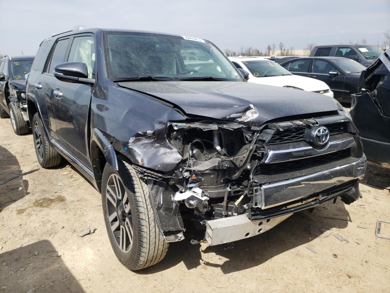 TOYOTA 4RUNNER SR 2019 with VIN JTEBU5JR8K5692601 - Photo from auction