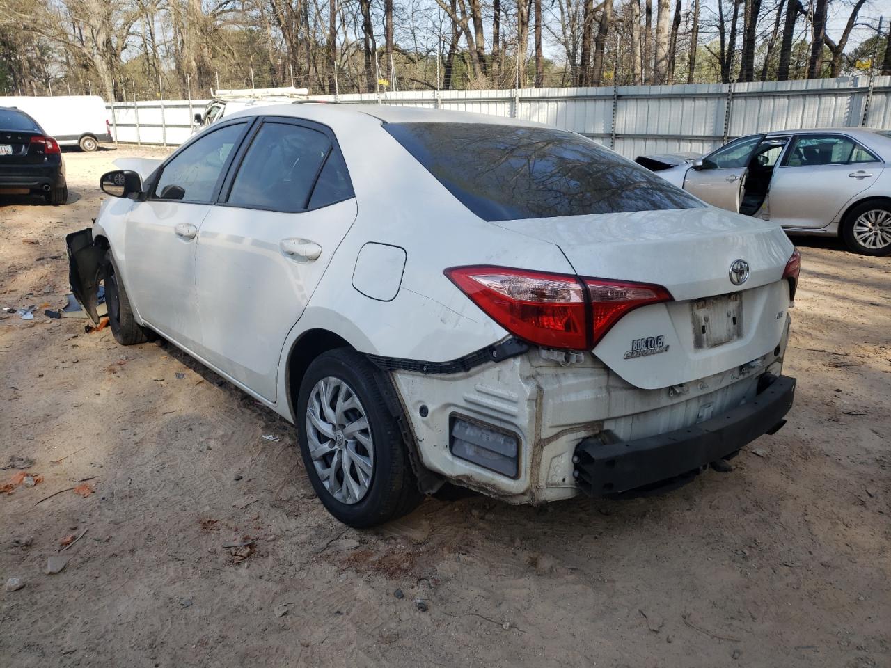 Photo 3 from auction – 2018 TOYOTA COROLLA L with VIN 5YFBURHEXJP783336