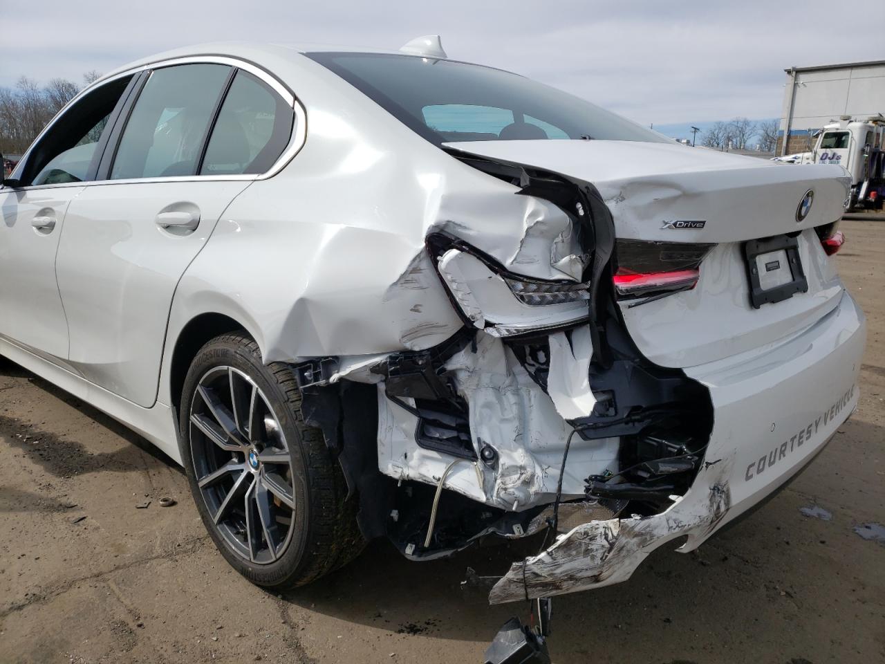 Photo 9 from auction – 2022 BMW 330XI with VIN 3MW5R7J01N8C27579