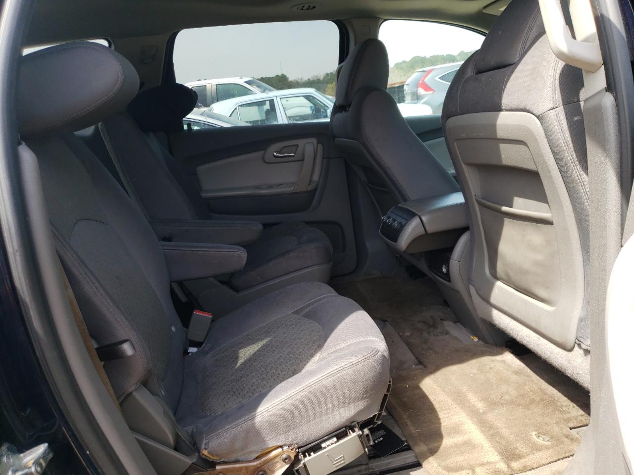 Photo 6 from auction – 2011 CHEVROLET TRAVERSE L with VIN 1GNKRGEDXBJ269730