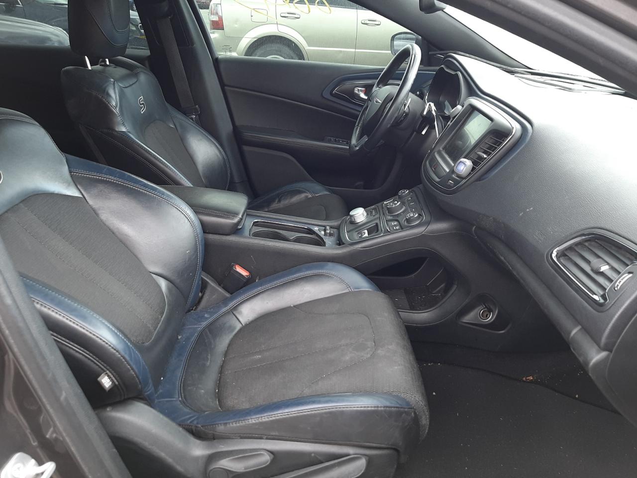 Photo 5 from auction – 2015 CHRYSLER 200 S with VIN 1C3CCCBG1FN581640