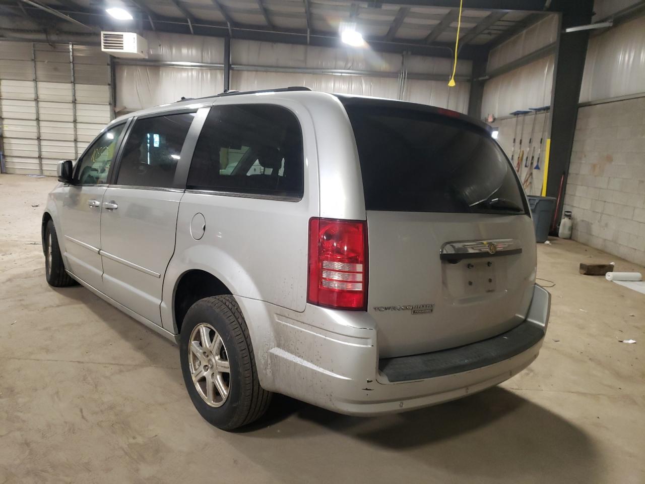 Photo 3 from auction – 2008 CHRYSLER TOWN & COU with VIN 2A8HR54P98R827924